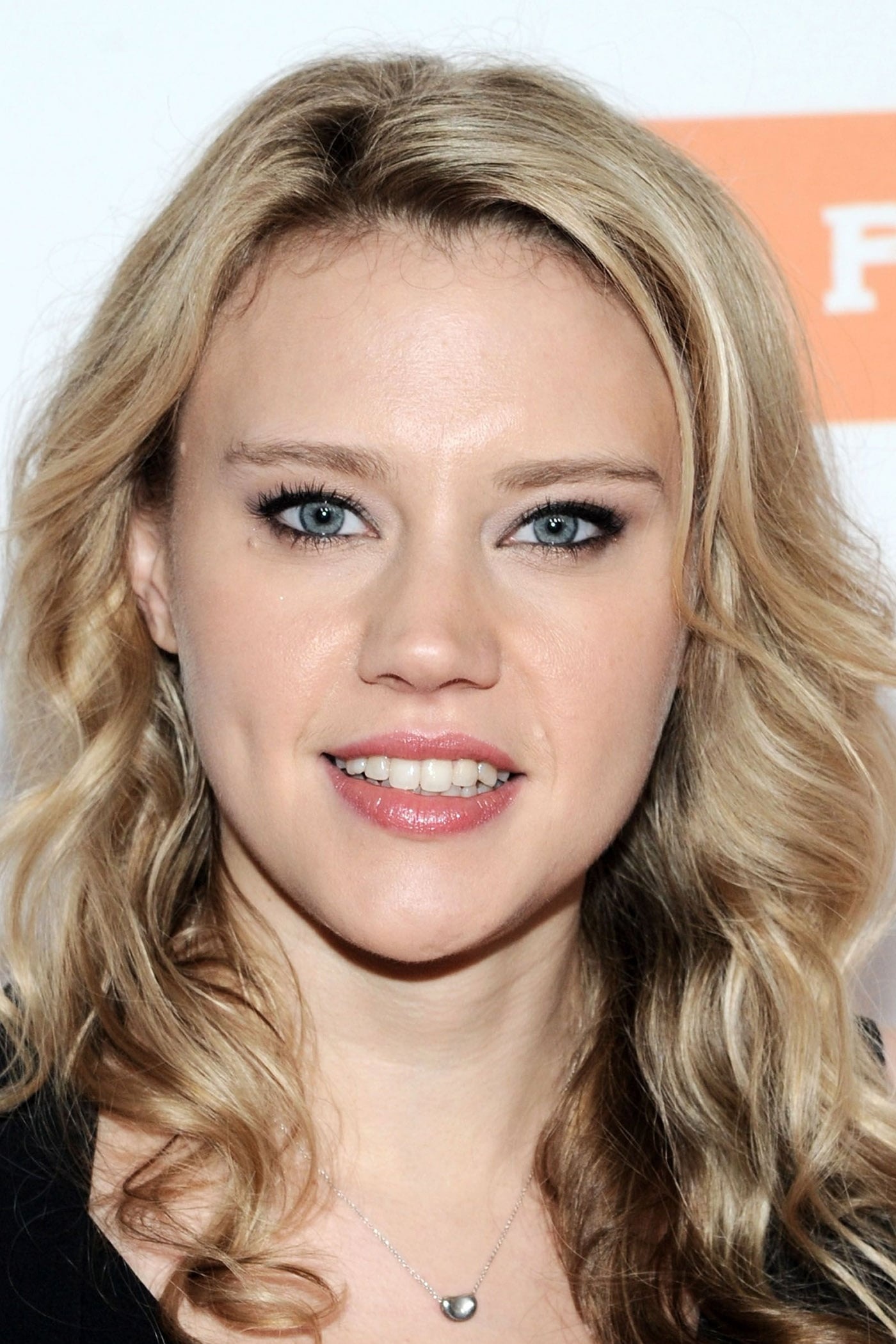 Kate McKinnon, Profile images, TMDB, 1400x2100 HD Phone