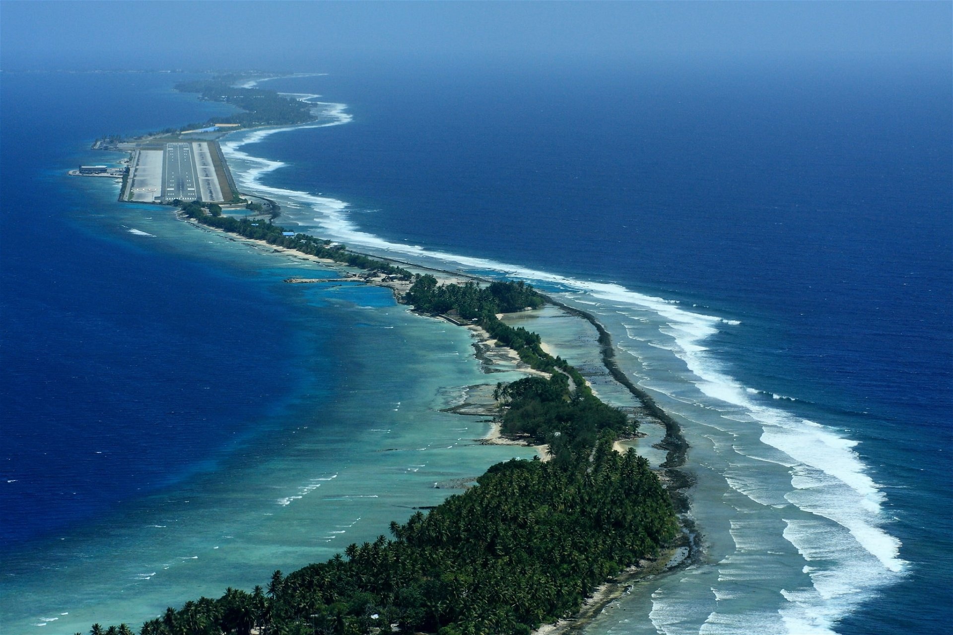Majuro, Visitors guide, Trekking information, Stunning natural scenery, 1920x1280 HD Desktop