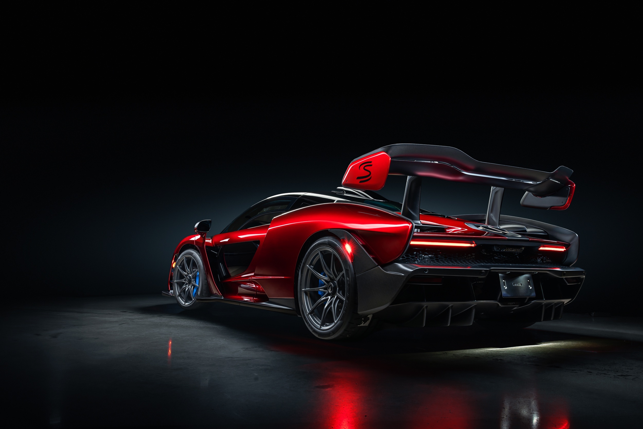 McLaren Senna, carbon fiber rear wing, dark studio lighting, HD Desktop wallpaper