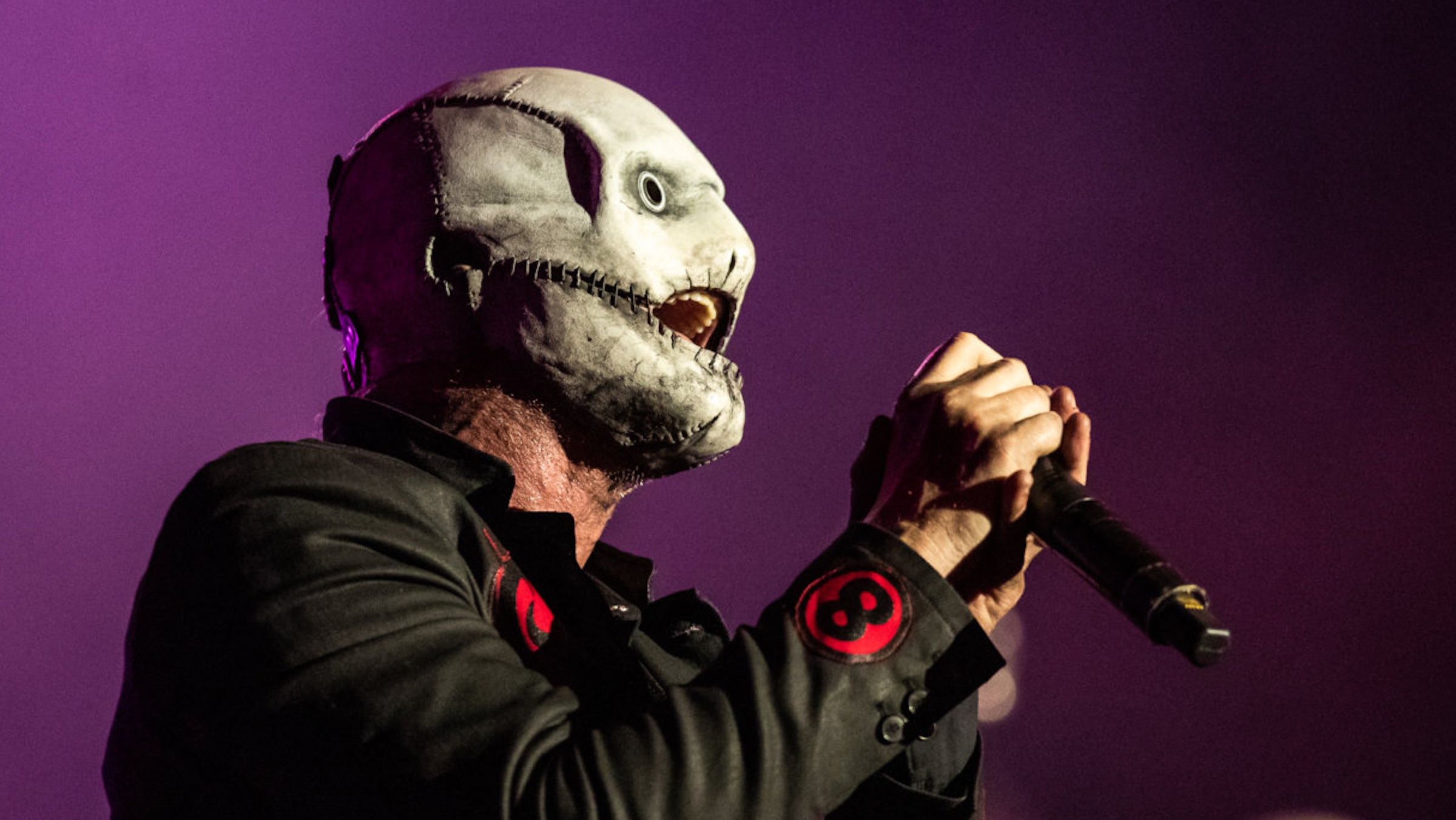 Corey Taylor, Corey Taylor's new mask, Corey Taylor The Pit, 2400x1360 HD Desktop