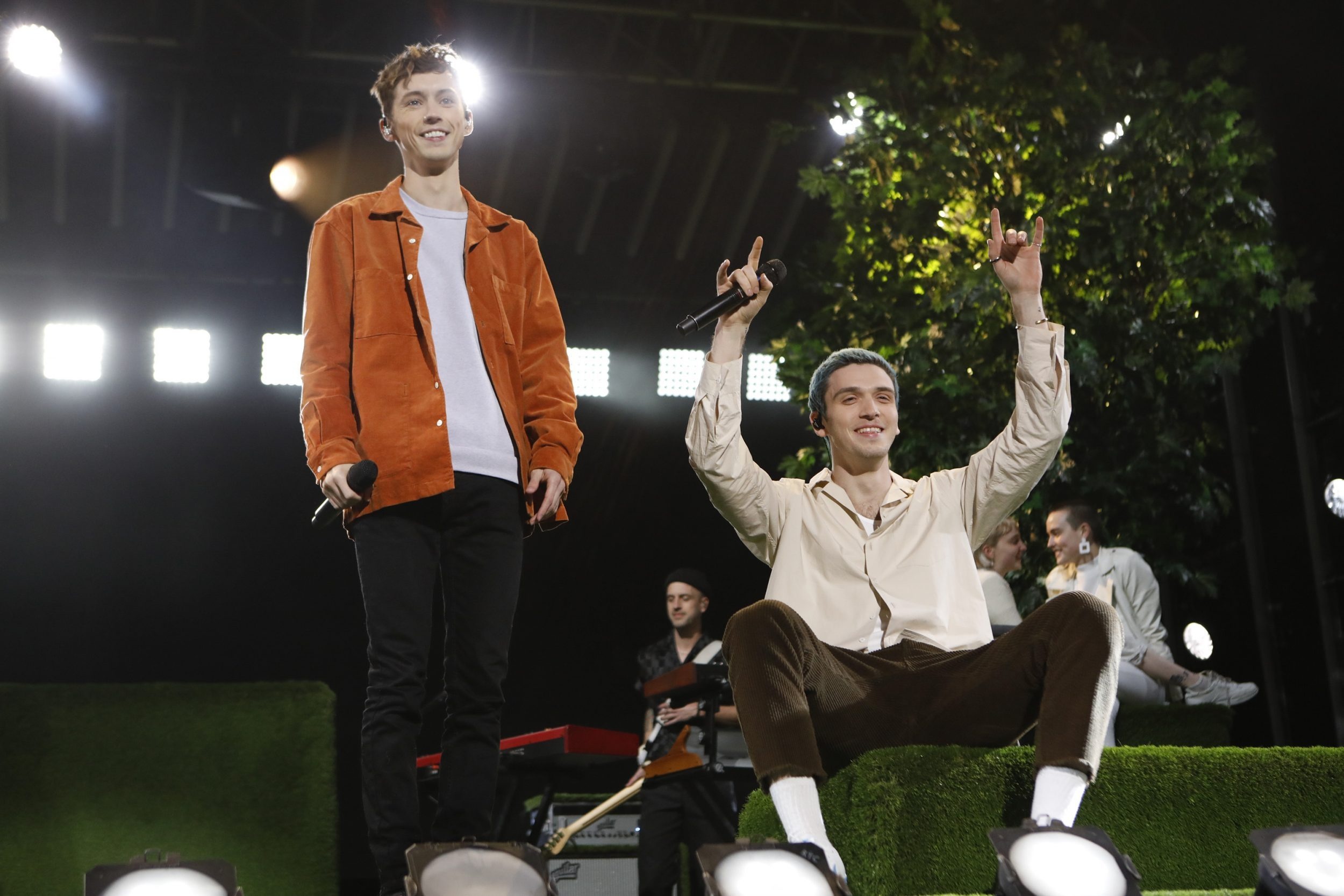 Lauv, Added to Z100 New York playlist, Rising star, Music recognition, 2500x1670 HD Desktop