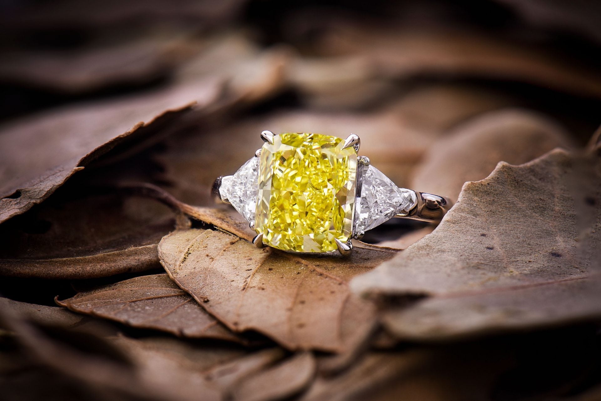 Yellow diamond, Diamond Jewelry Wallpaper, 1920x1290 HD Desktop