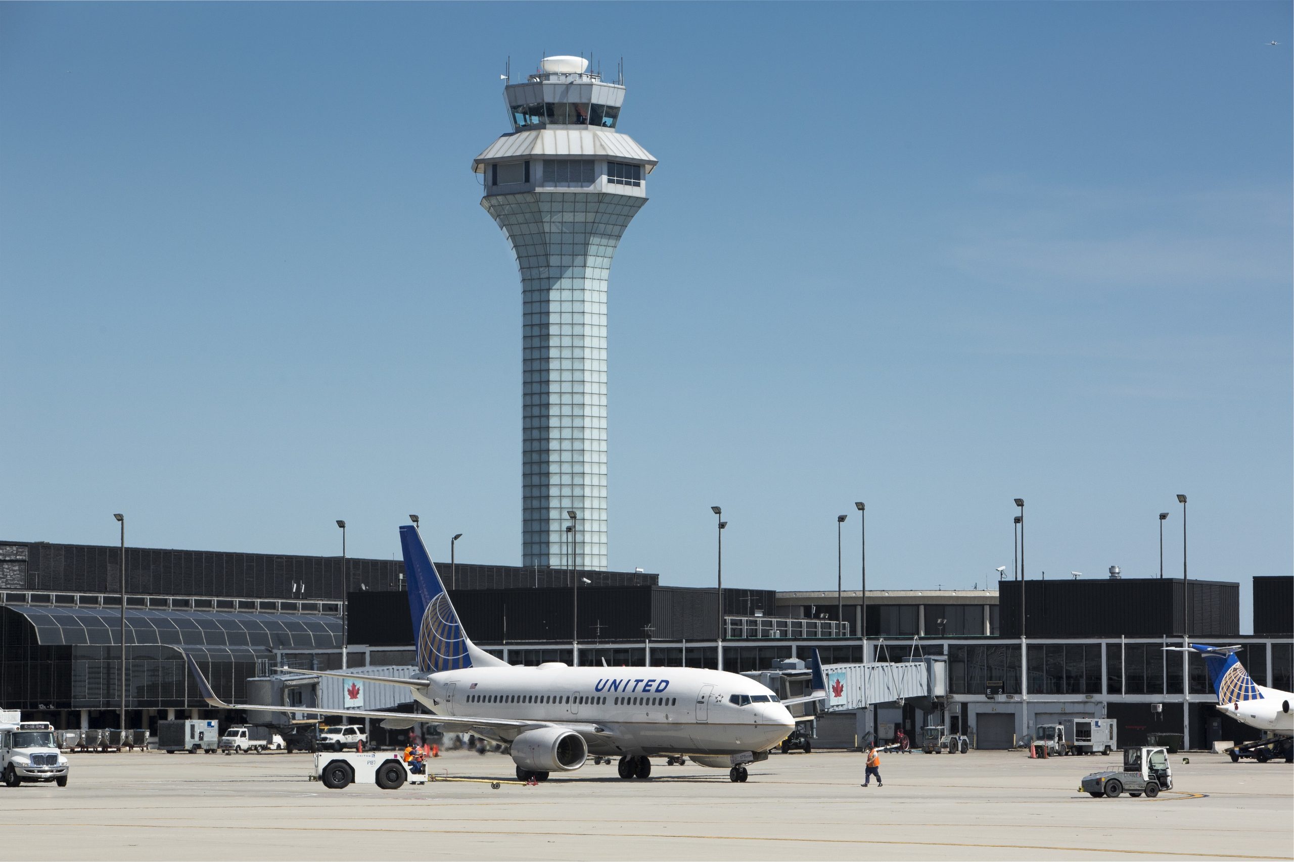 Chicago O'Hare Airport, Three months, Stolen airline ID, Travels, 2560x1710 HD Desktop