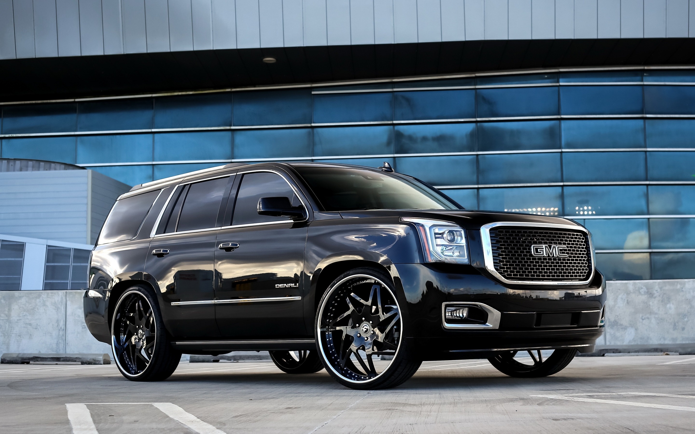 GMC Yukon Luxury SUV, Tuning black, Black rims, American power, 2880x1800 HD Desktop