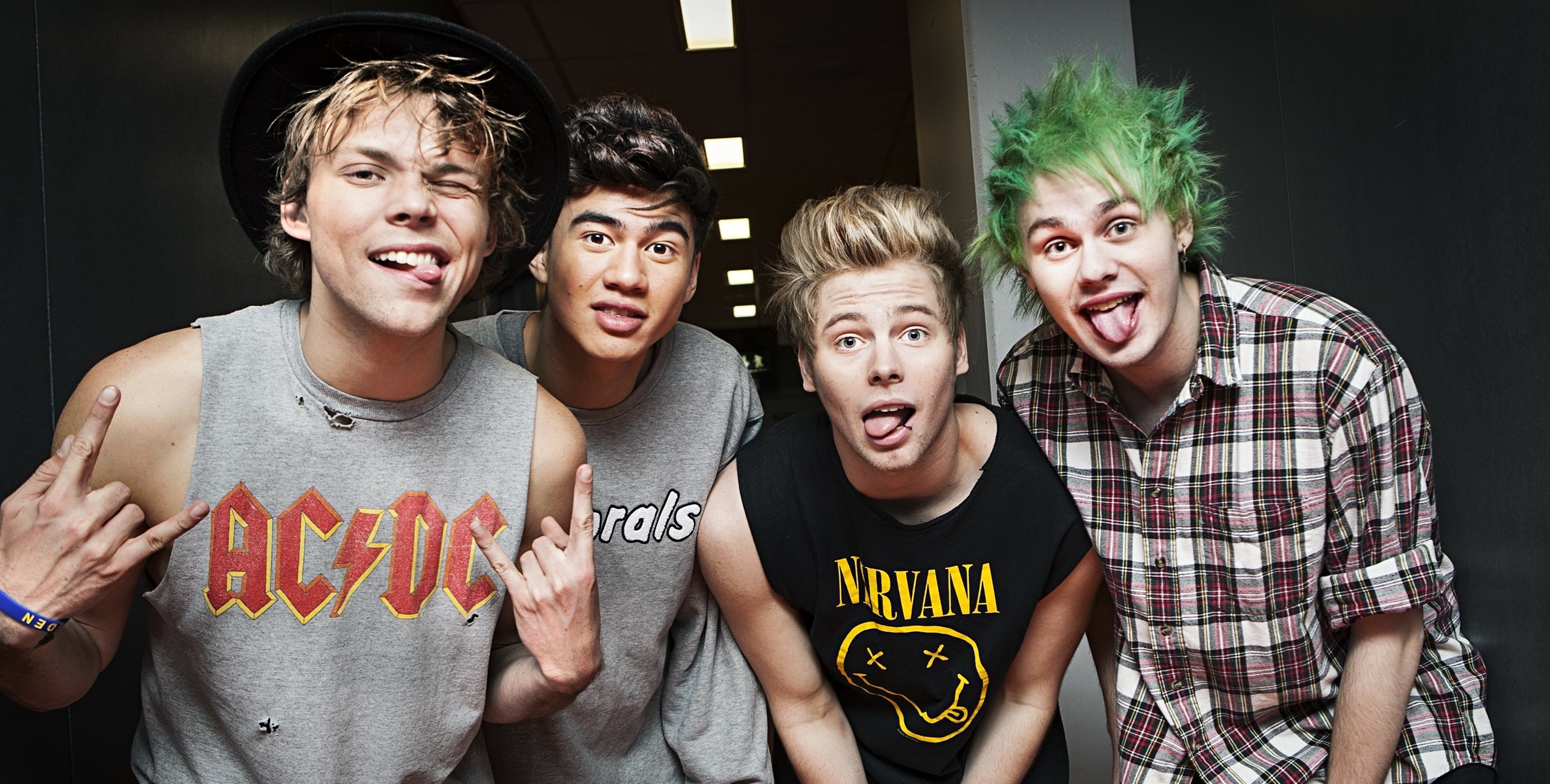 5 Seconds of Summer, European tour, Music band, Fan enthusiasm, 2520x1280 HD Desktop