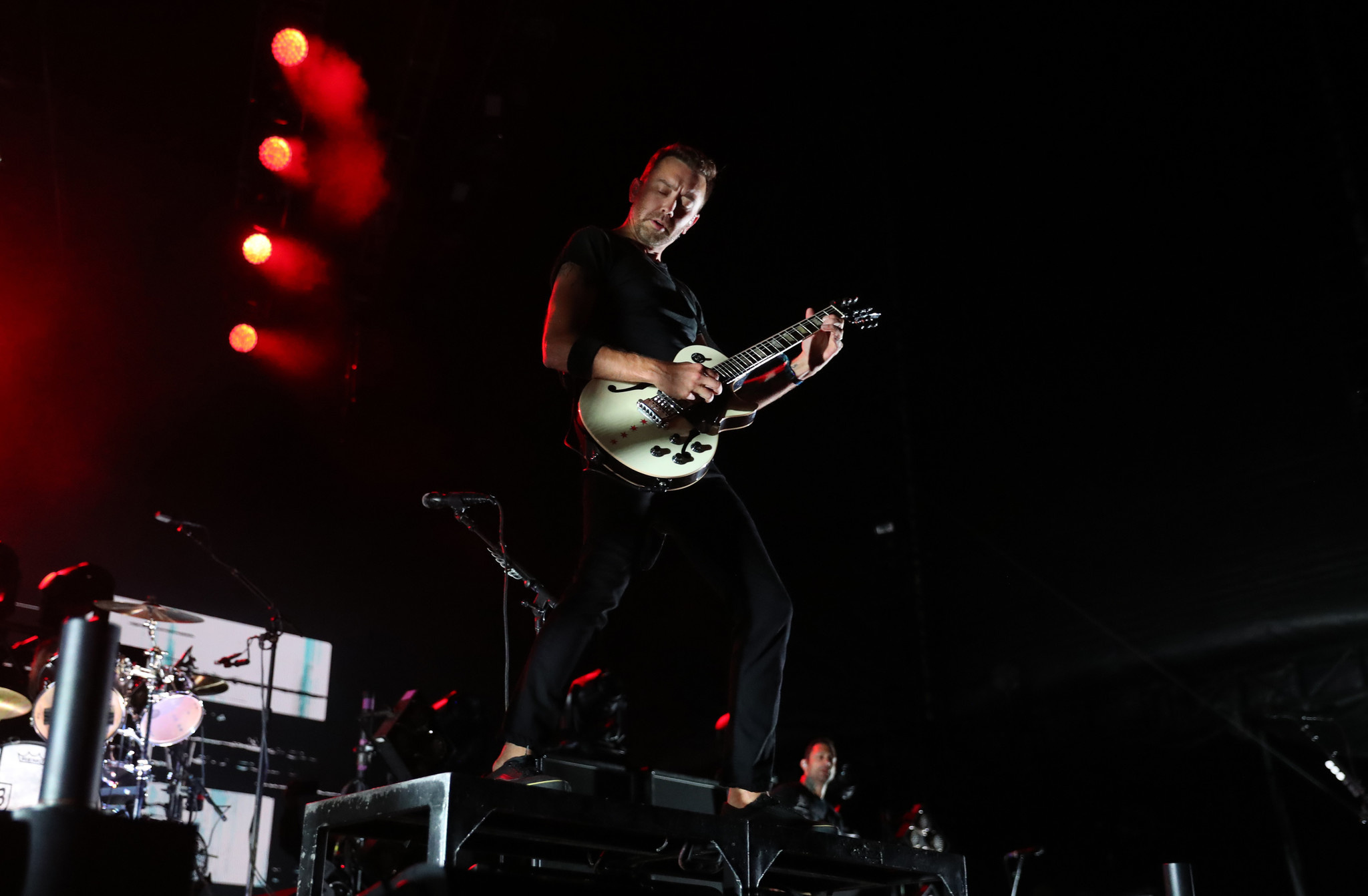 Tim McIlrath, Fall Out Boy at Wrigley Field, A night of nostalgia, 2050x1350 HD Desktop