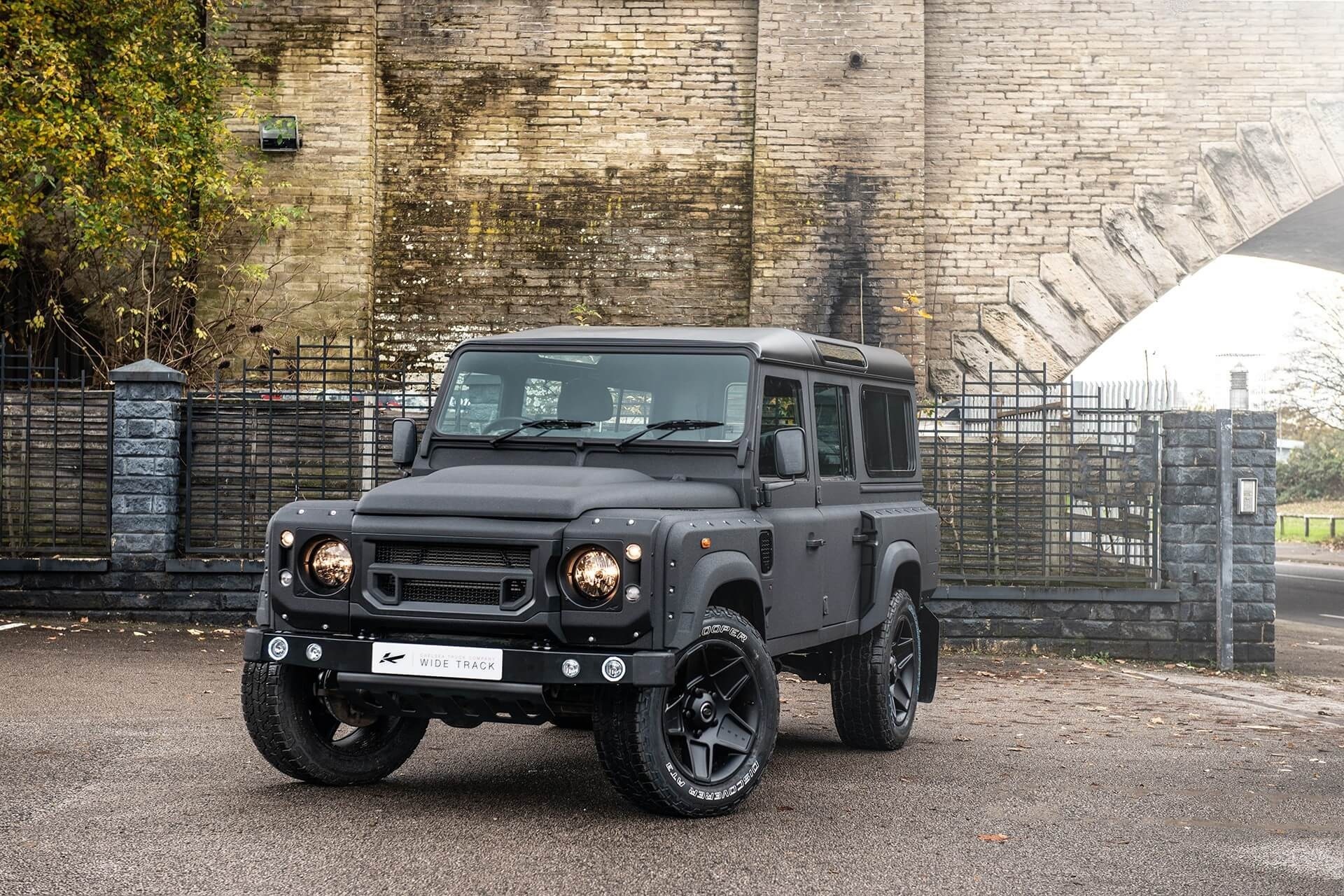 Land Rover Defender, Kahn Automobiles, Luxury SUV, Customization options, 1920x1280 HD Desktop