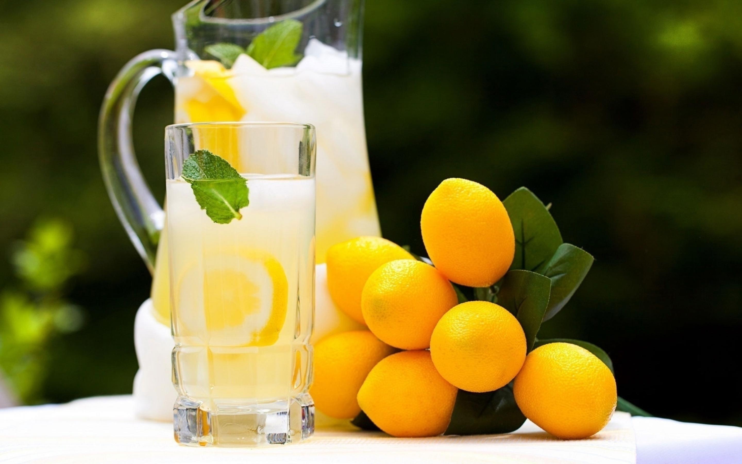 Vibrant colors, Crisp lemonade, Mouth-watering, Tempting drink, 2880x1800 HD Desktop