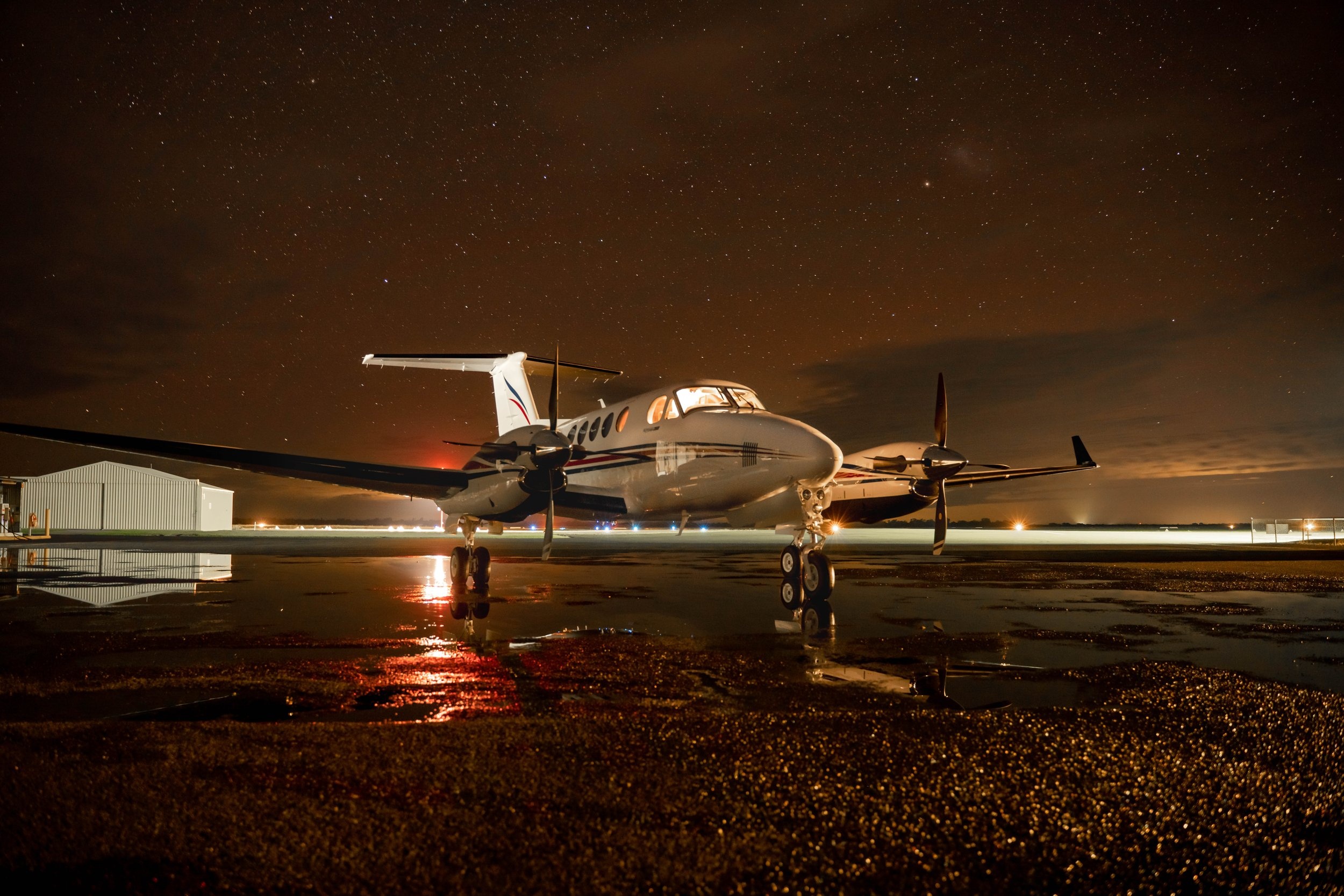 Beechcraft King Air, Wettenhall Air Services, Charter flights, Aviation services, 2500x1670 HD Desktop