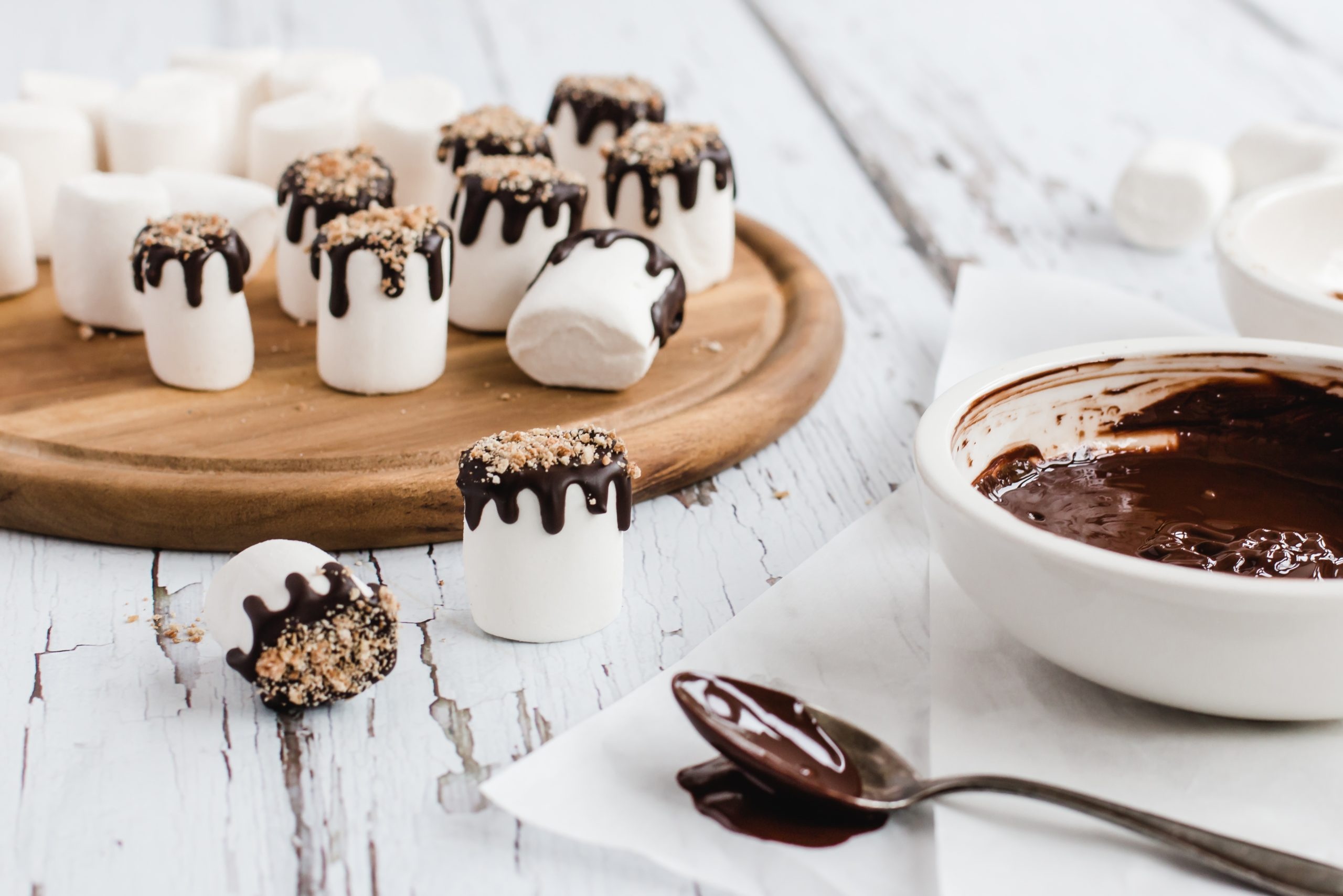 S'mores finger food, Decadent dessert, Campfire favorite, Sweet satisfaction, 2560x1710 HD Desktop