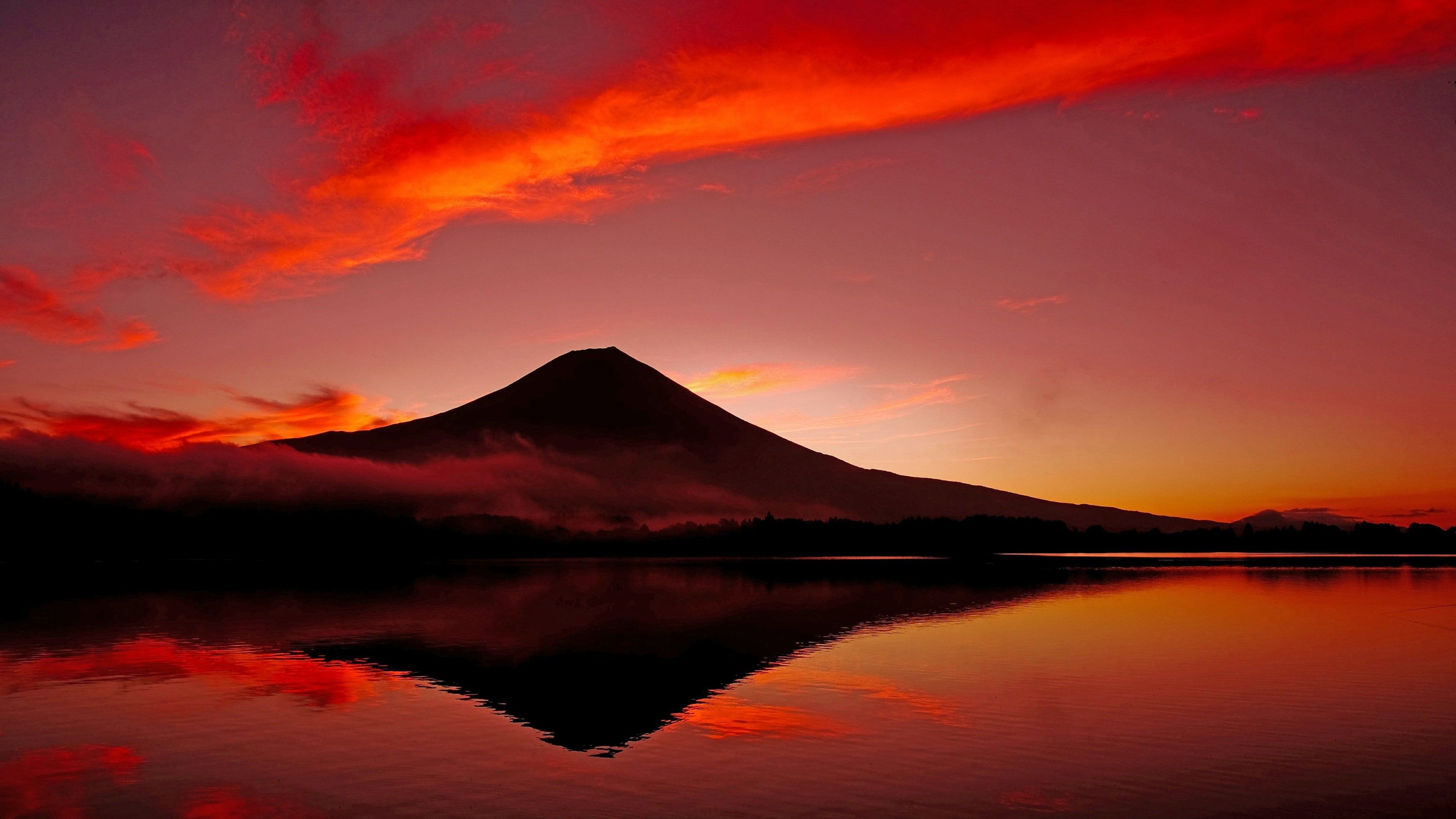 Loch Asia Lake Tanuki, Fujinomiya, Sizuoka, Calm dusk, 3840x2160 4K Desktop