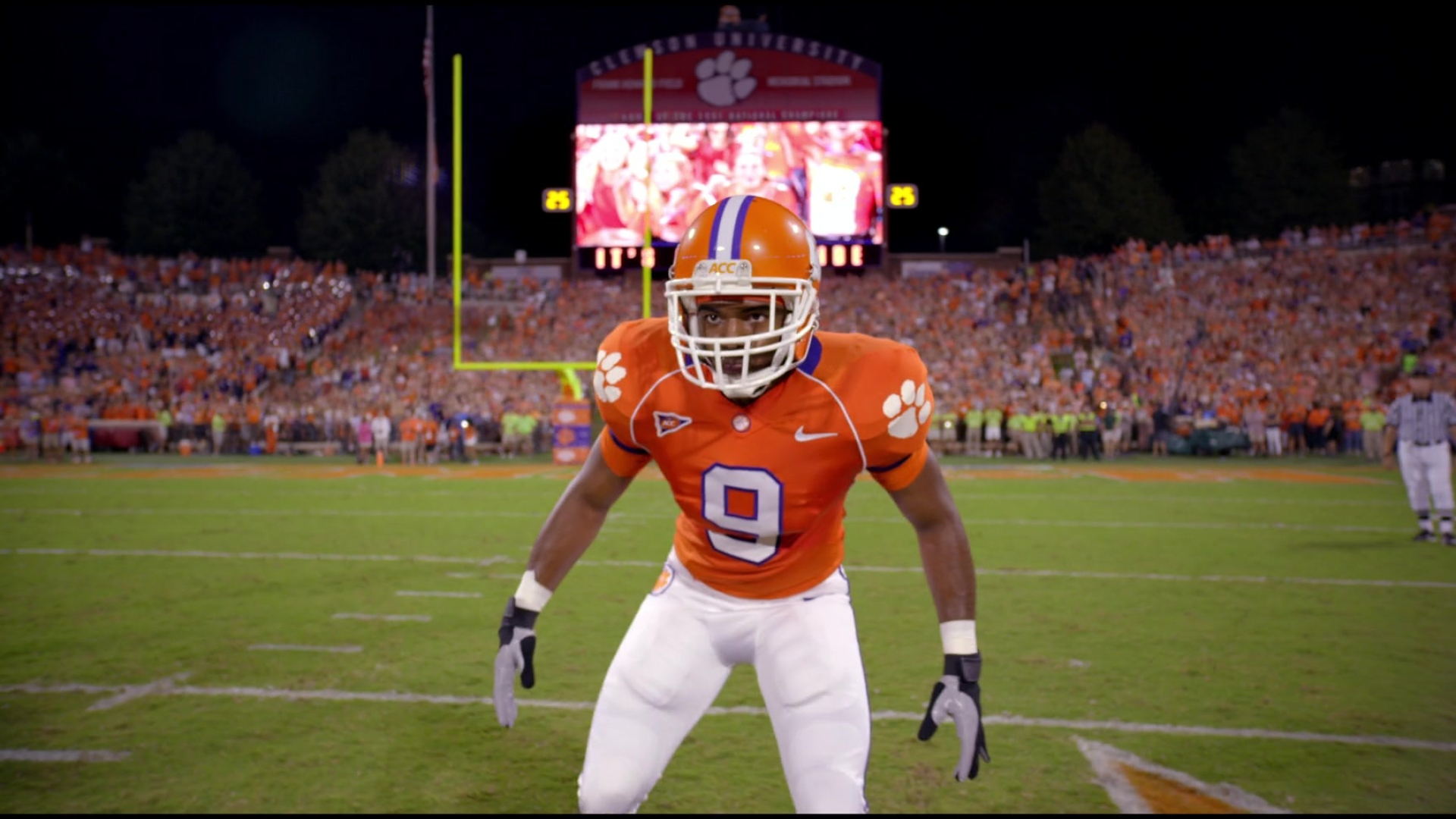 Safety film, Jay Reeves as Ray McElrathbey, Nike orange football jersey, 1920x1080 Full HD Desktop