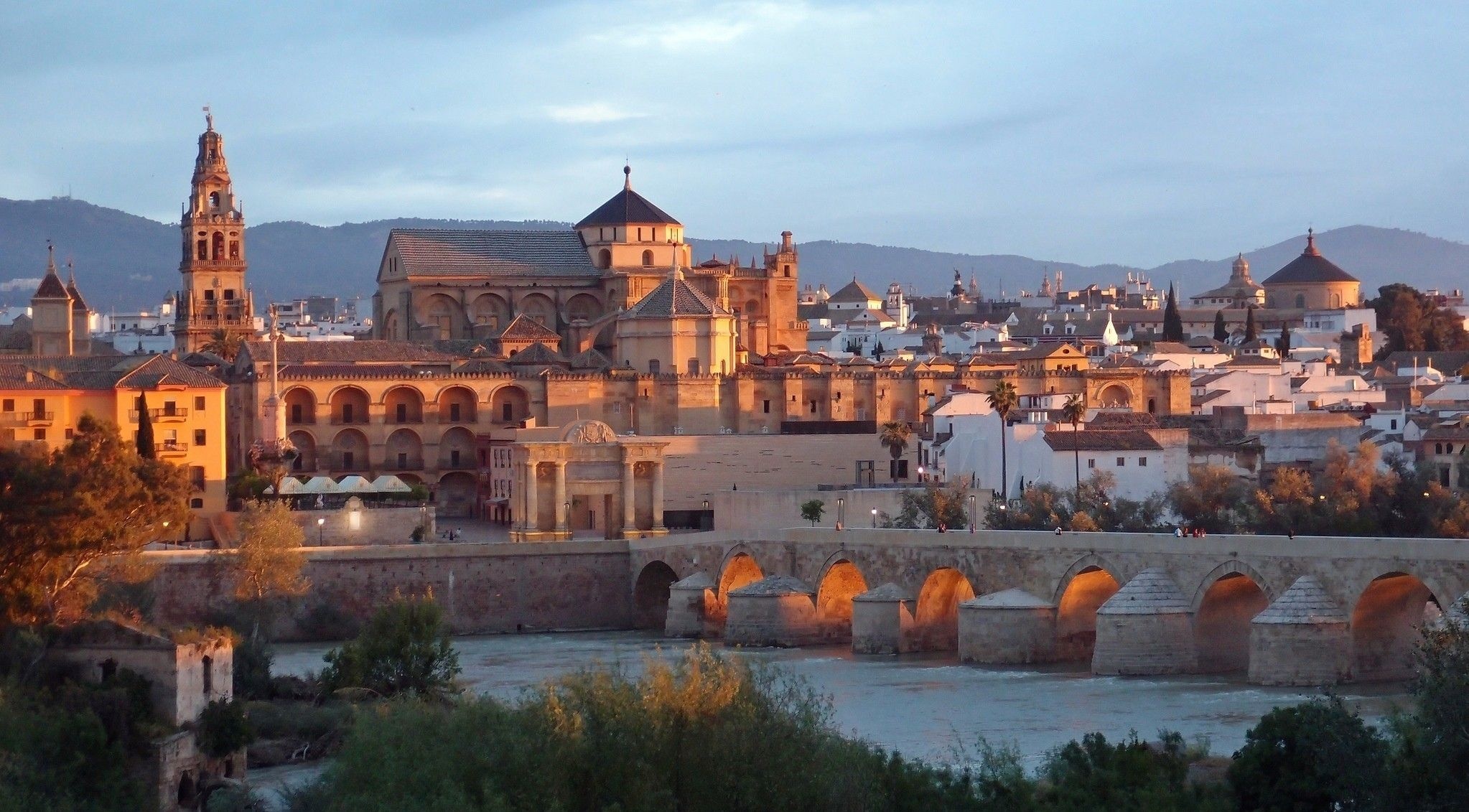 Great Mosque of Cordoba, Cordoba wallpapers, Cordoba backgrounds, 2050x1140 HD Desktop