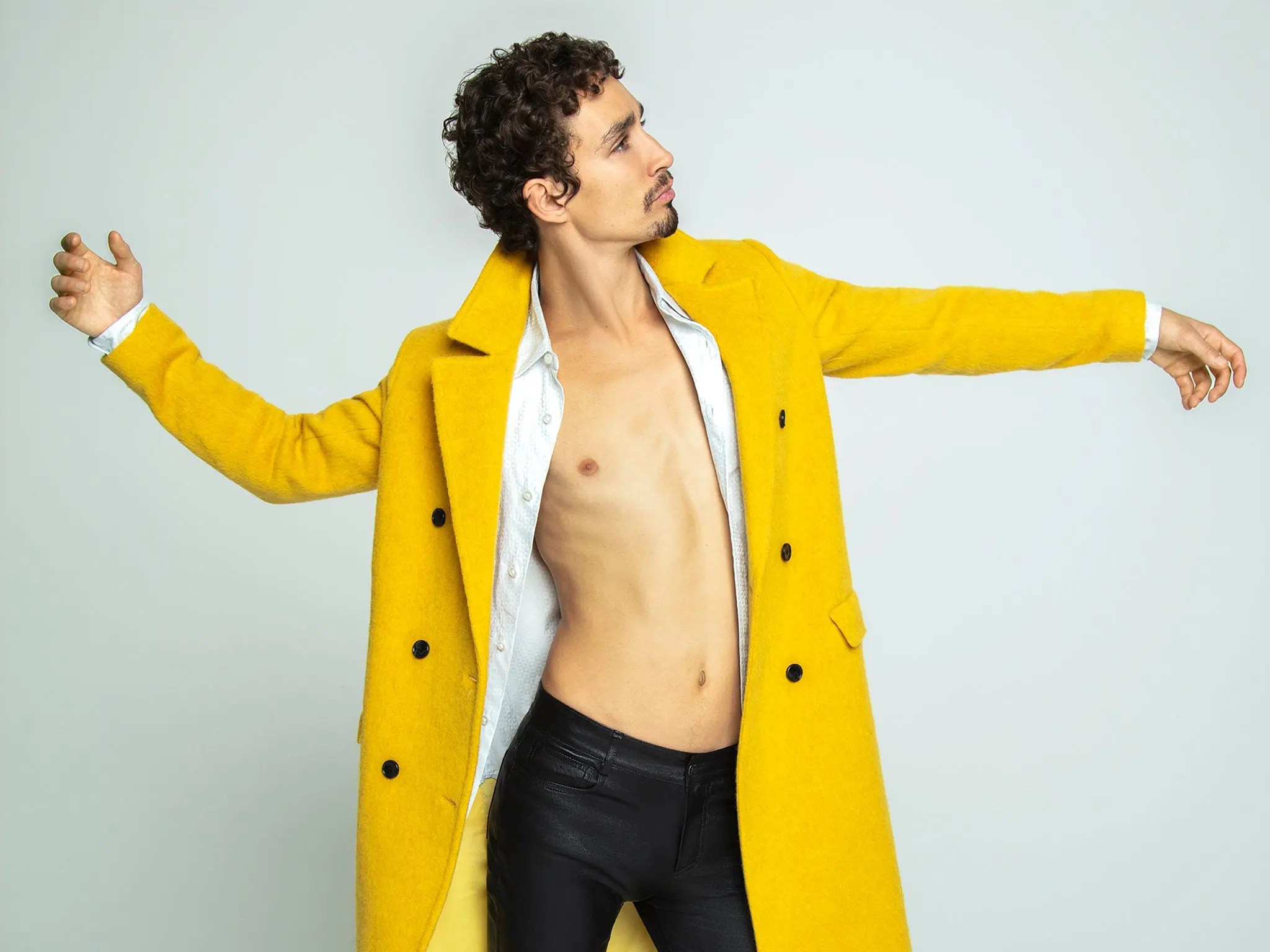 Robert Sheehan sexuality, Personal life, LGBTQ+ representation, Supportive advocate, 2050x1540 HD Desktop