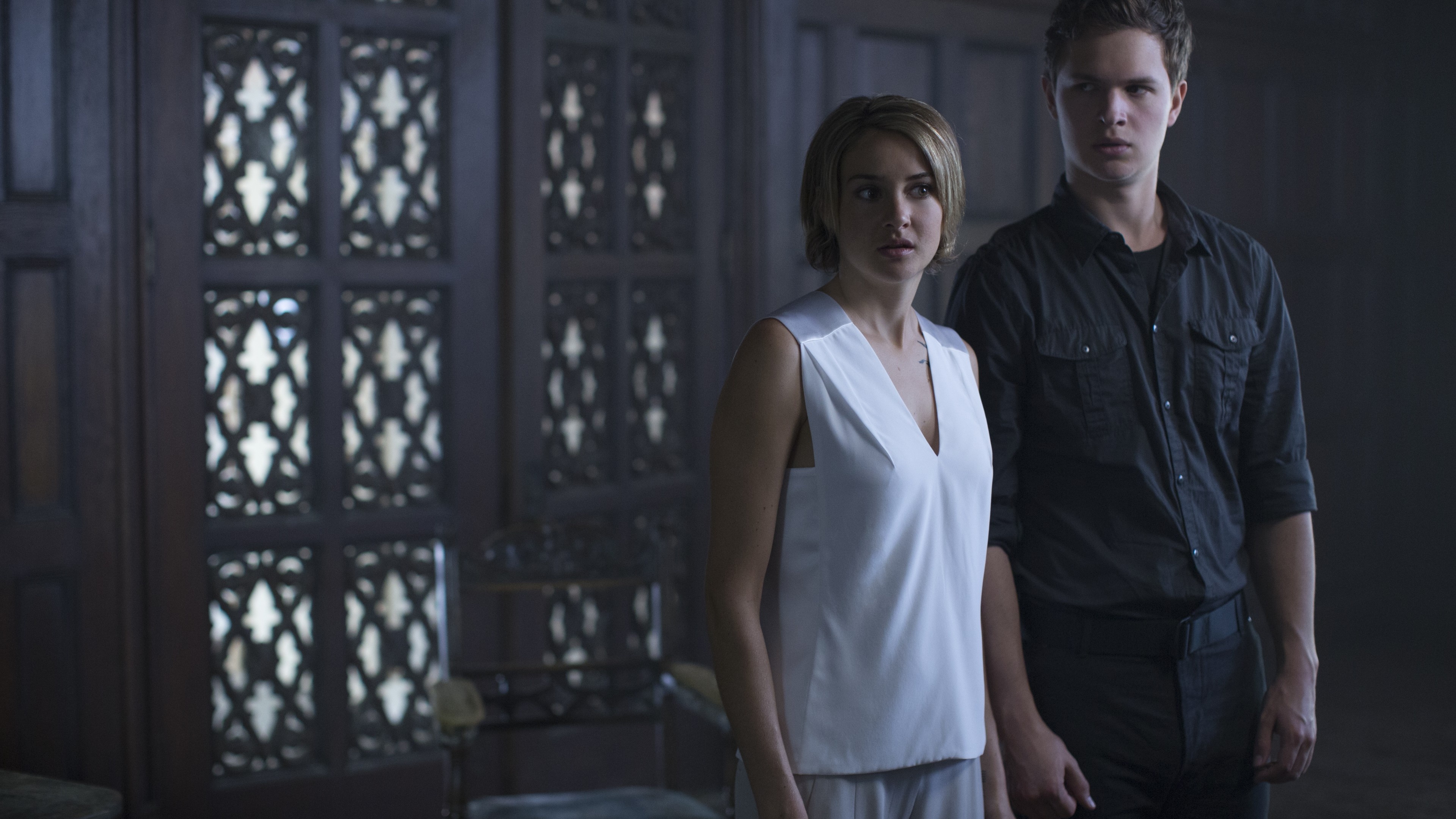 Divergent series, Shailene Woodley and Ansel Elgort's chemistry, 3840x2160 4K Desktop