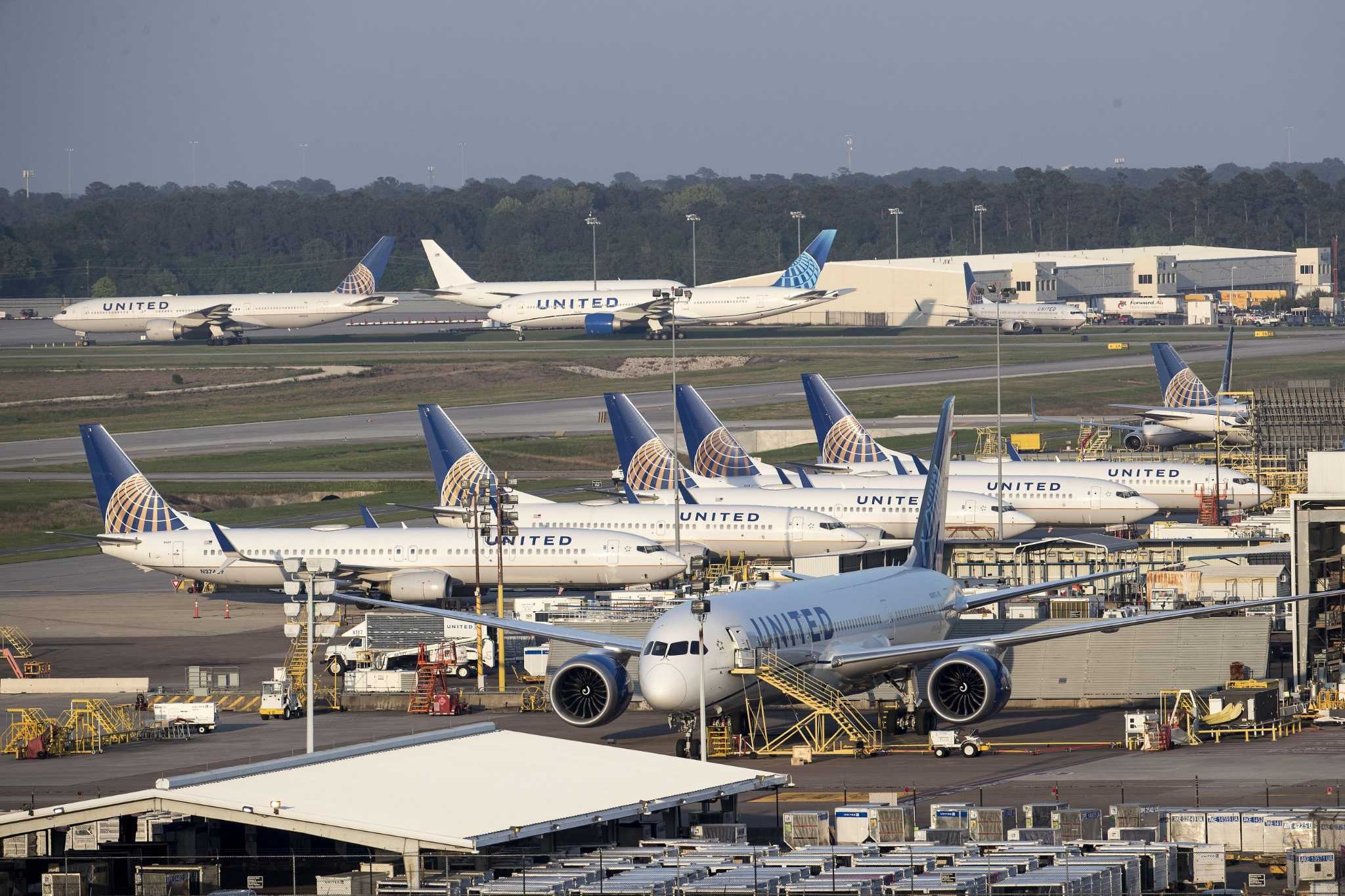 George Bush Intercontinental Airport, COVID-19 stimulus, Airport infrastructure, Enhanced security measures, 2050x1370 HD Desktop