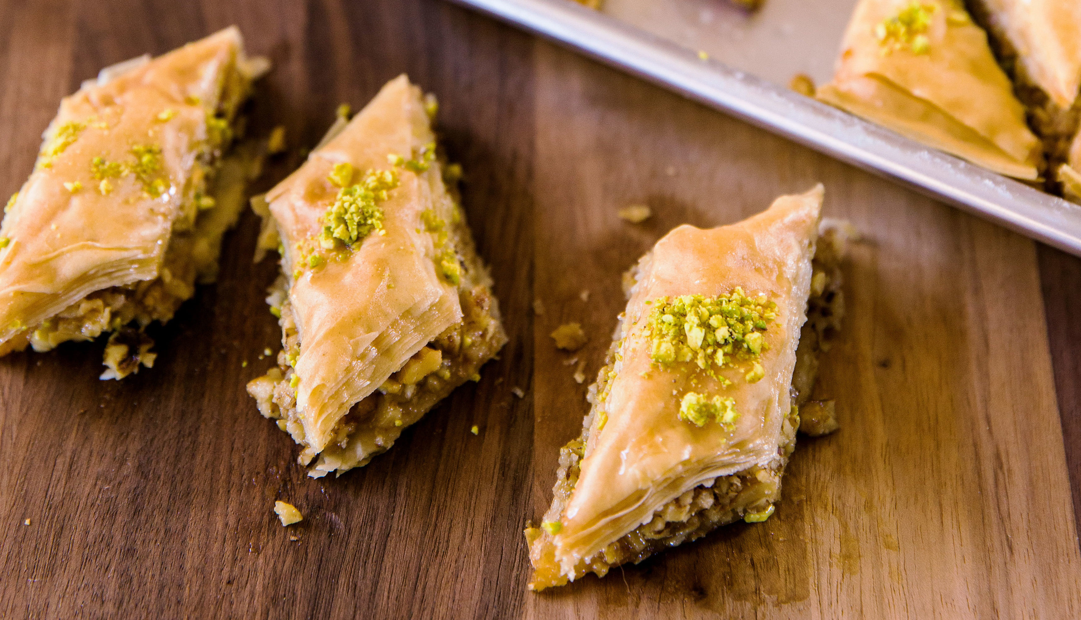 Layers of delight, Classic Syrian baklava, 3490x2000 HD Desktop