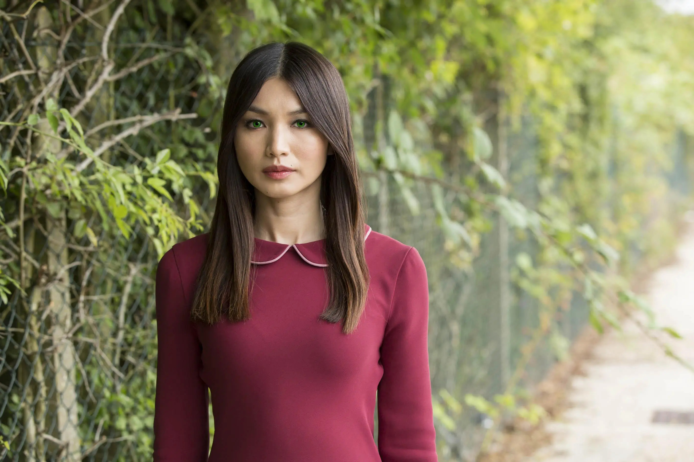 Gemma Chan, Humorous star, Robot misconceptions, Chin switch, 2840x1890 HD Desktop