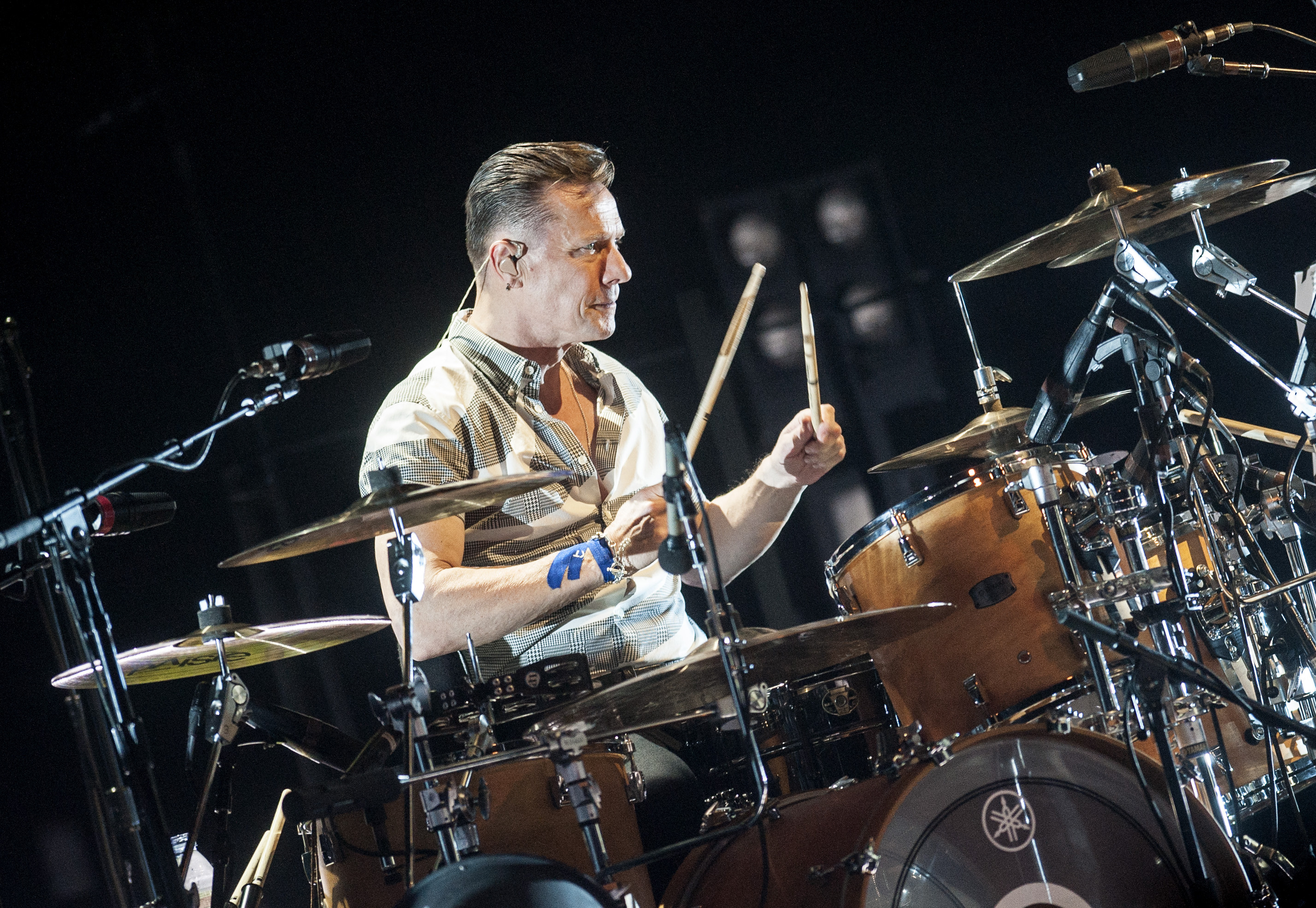 Larry Mullen Jr., U2 streaming services, Artist payment debate, Rolling Stone article, 2860x1980 HD Desktop