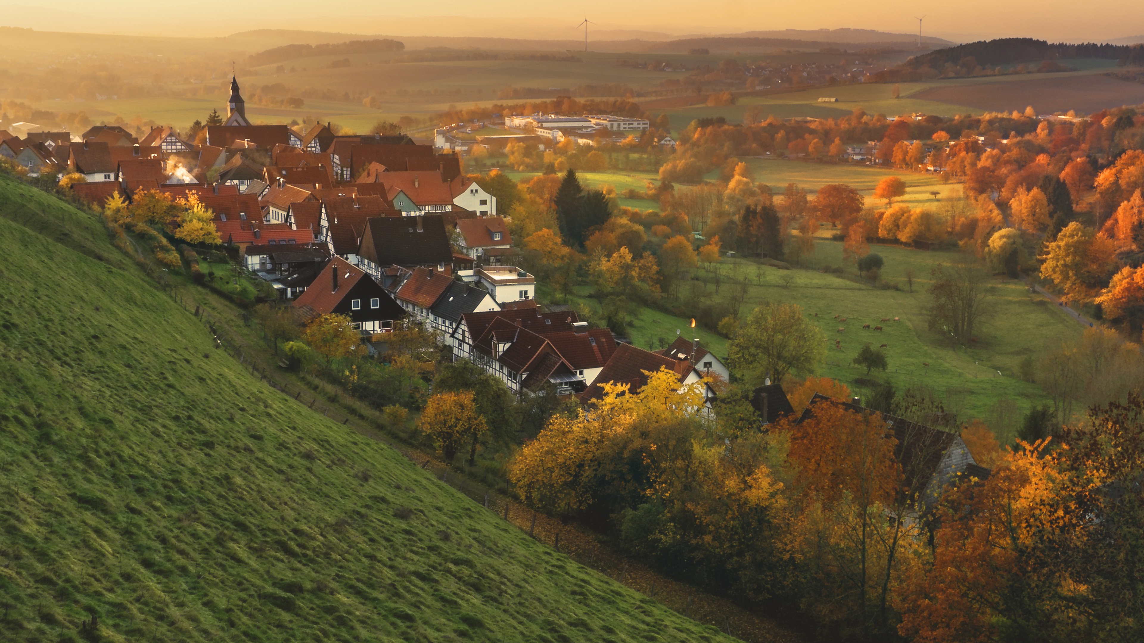 Country house, Fall scenery, Mountain town, Peaceful oasis, 3840x2160 4K Desktop