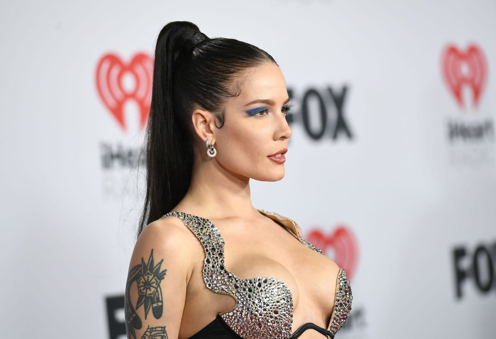 Halsey, Gorgeous red carpet looks, iHeartRadio Music Awards, Glamorous style, 2000x1370 HD Desktop