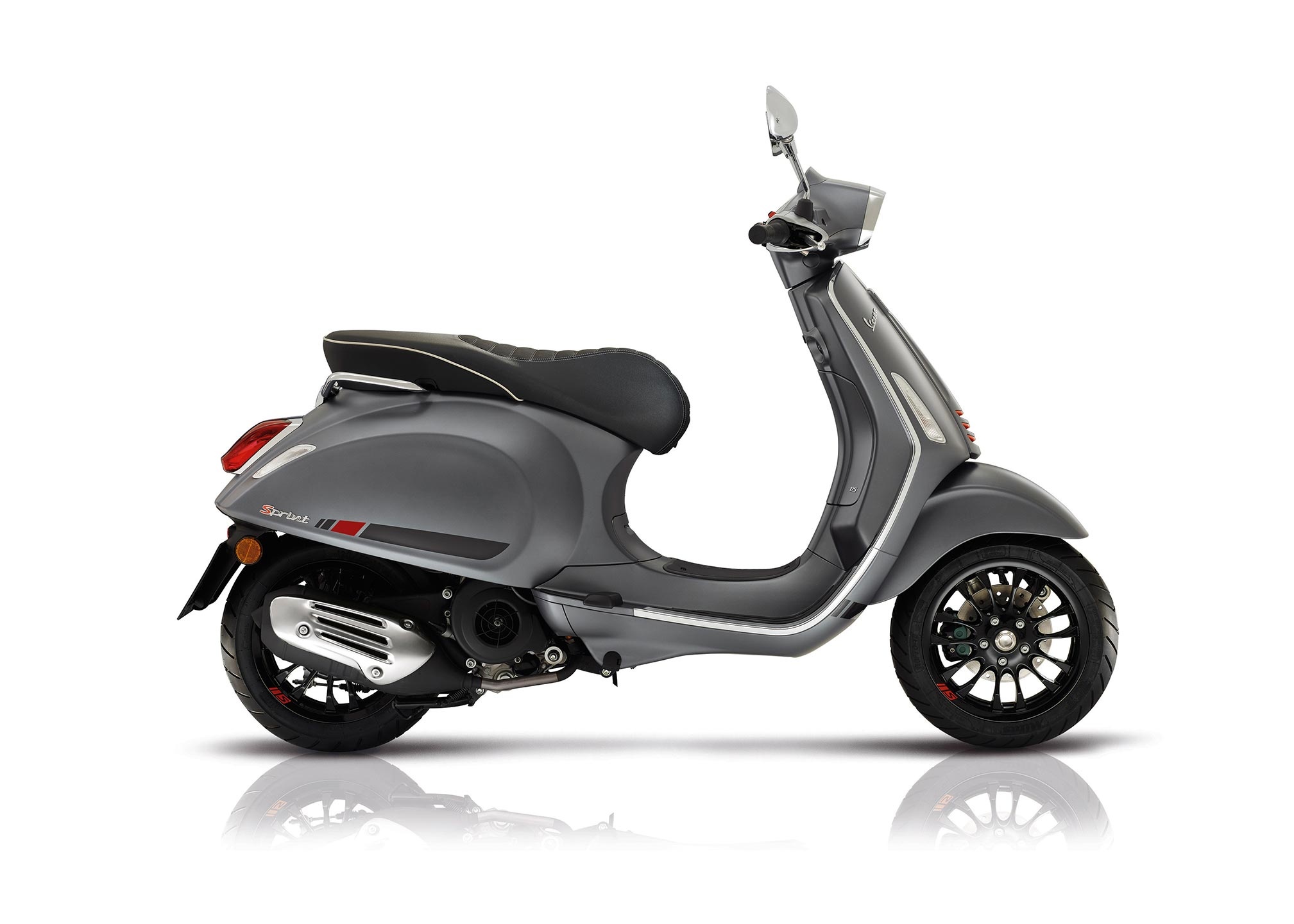 Vespa Sprint 150, Sporty and sleek, Advanced ABS technology, Unmatched agility, 2020x1450 HD Desktop