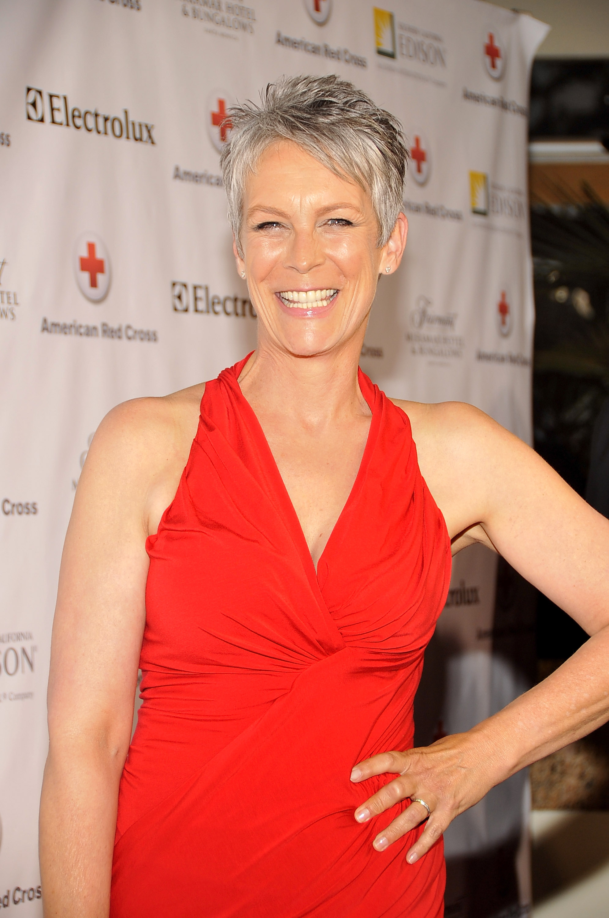 American Red Cross Red Tie Affair 2012, Jamie Lee Curtis Wallpaper, 2000x3000 HD Phone