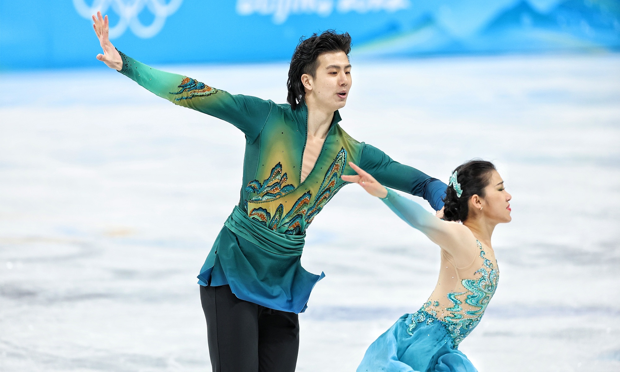 Ice Dancing, Beijing 2022, Chinese duo Wang Shiyue, Liu Xinyu, 2000x1200 HD Desktop