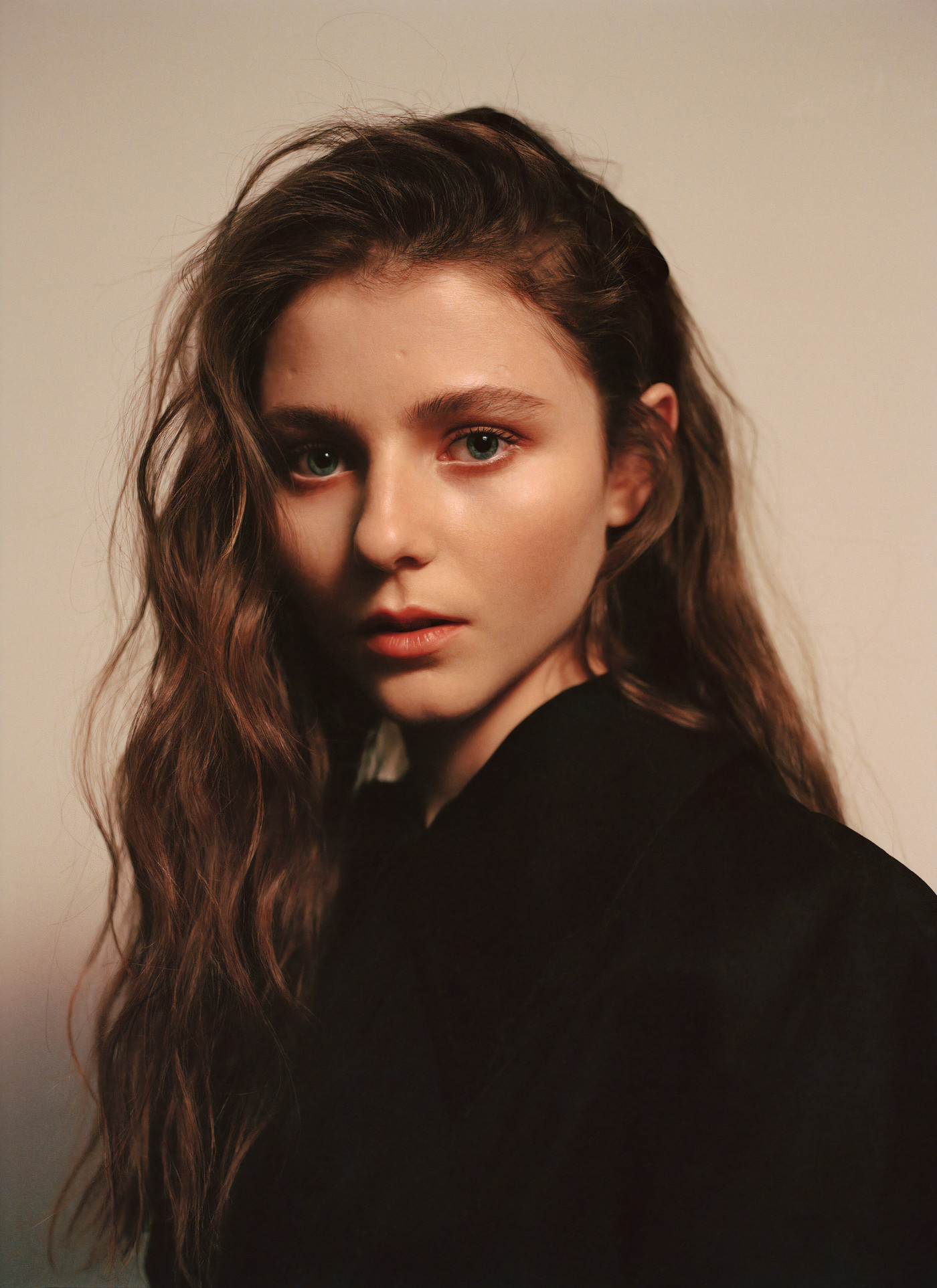 Thomasin McKenzie actress, Long hair, Blue eyes, Simple background, 1400x1930 HD Phone