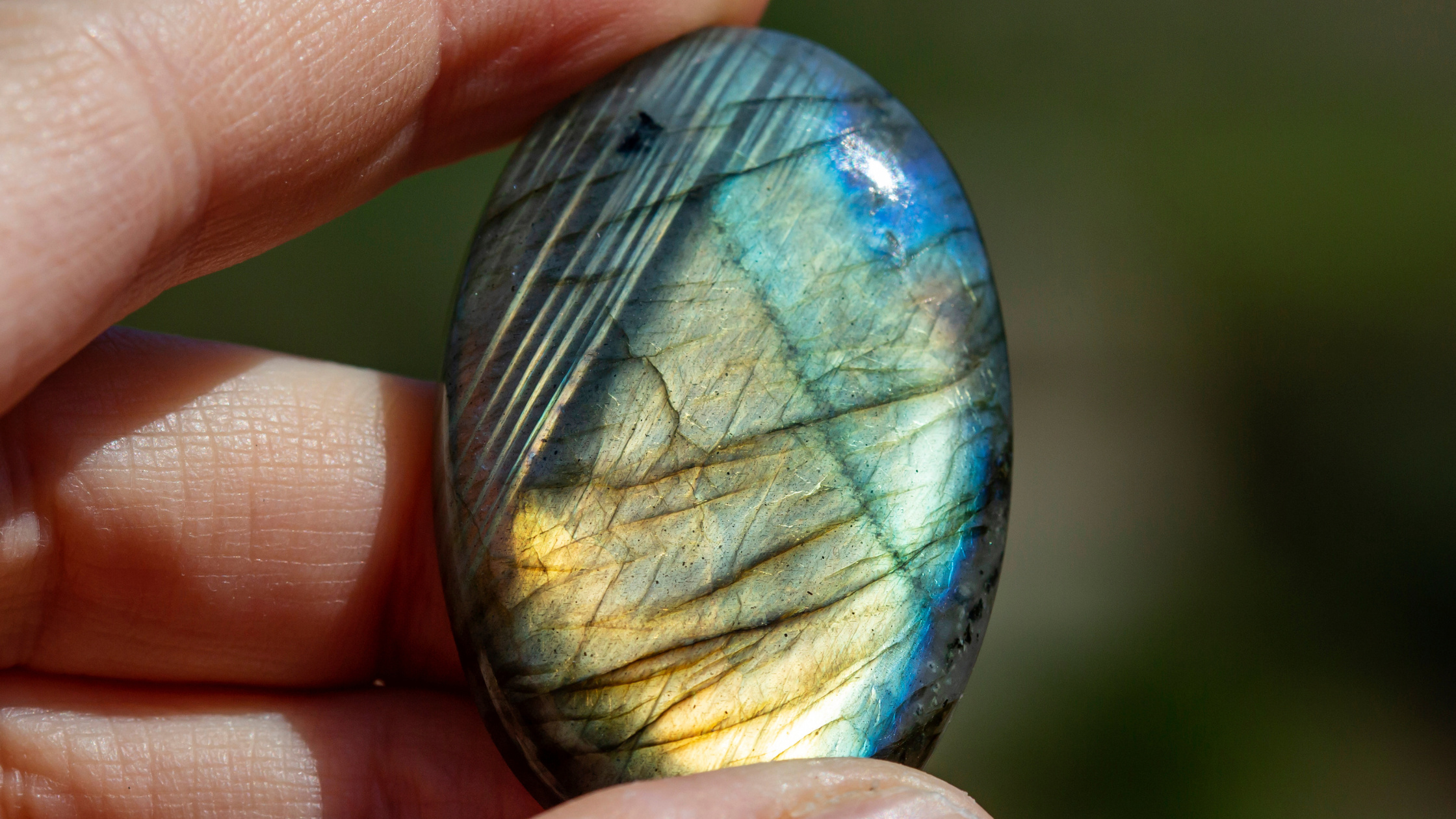 Labradorite, Wet, Ultimate Jewelry Guide, 2240x1260 HD Desktop