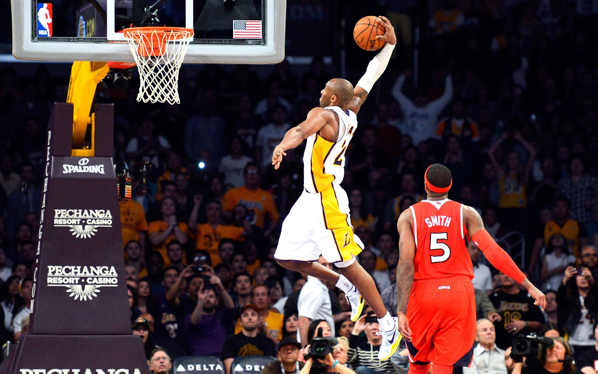 Kobe Bryant, Josh Smith, Los Angeles Lakers uniform, HD Desktop wallpaper