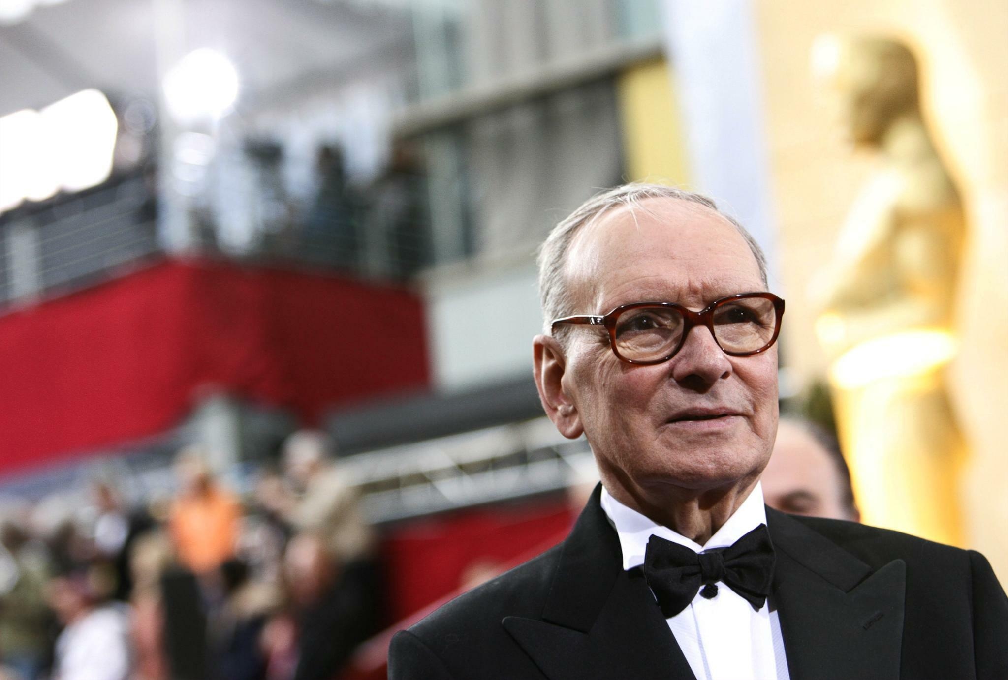 Filmmusik vom italo, Italian film composer, Apocalyptic wonder, Ennio Morricone, 2050x1390 HD Desktop