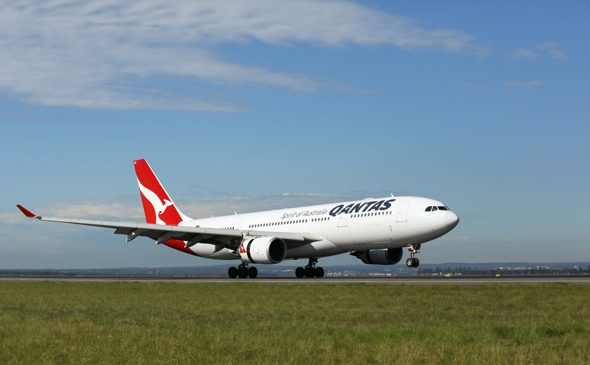 Qantas, Melbourne to Delhi, December 2021, Live from a lounge, 2050x1270 HD Desktop