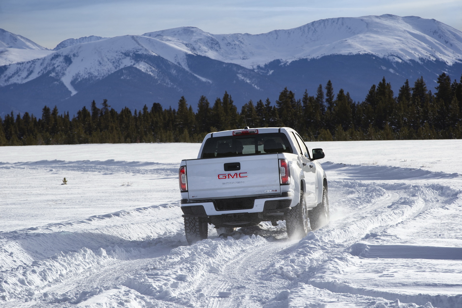 GMC Canyon, At4 rear wallpapers, Motortread, 1920x1280 HD Desktop