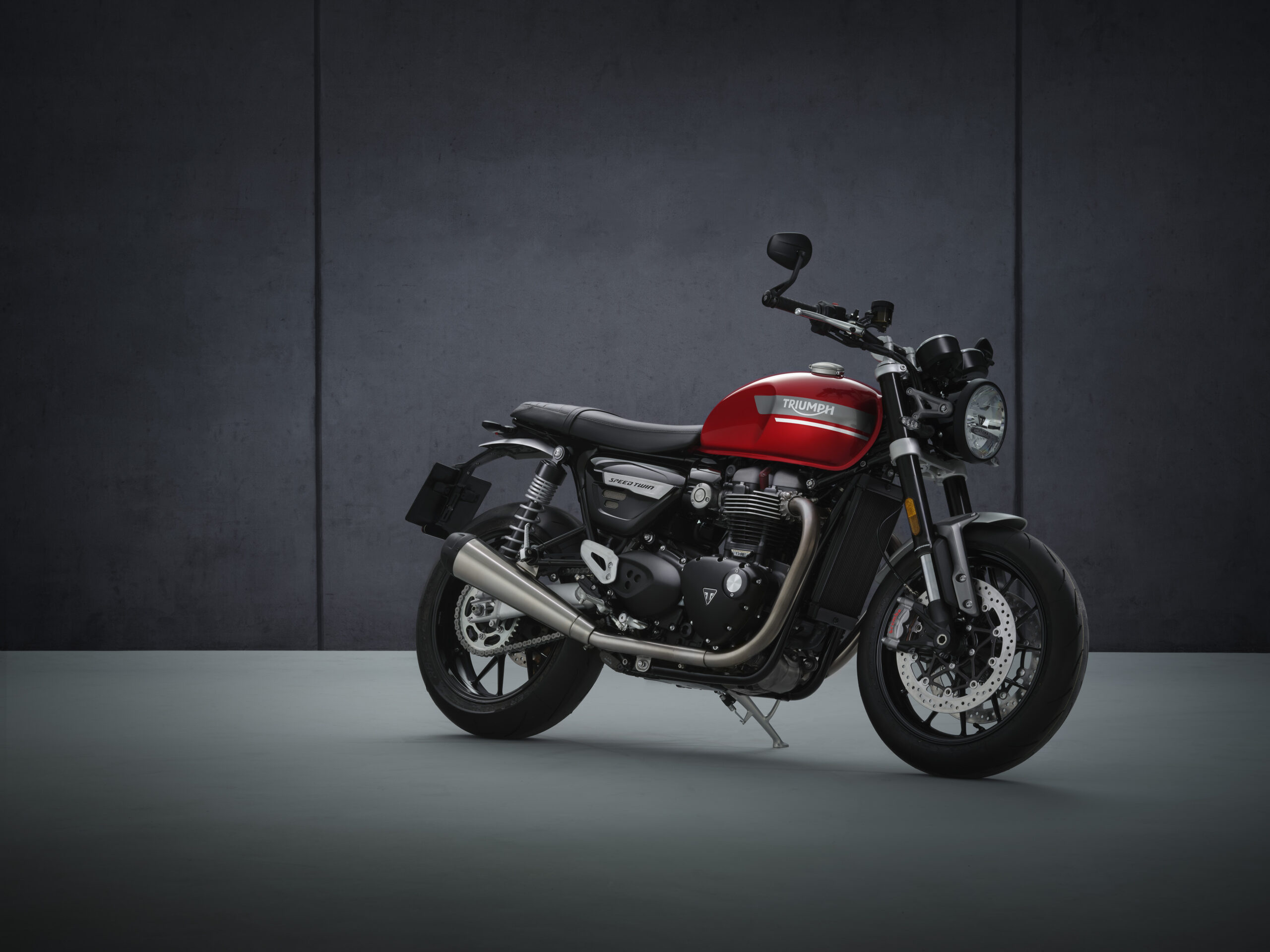 Triumph Speed Twin, 2022 specs, Captivating photos, Thrilling riding experience, 2560x1920 HD Desktop