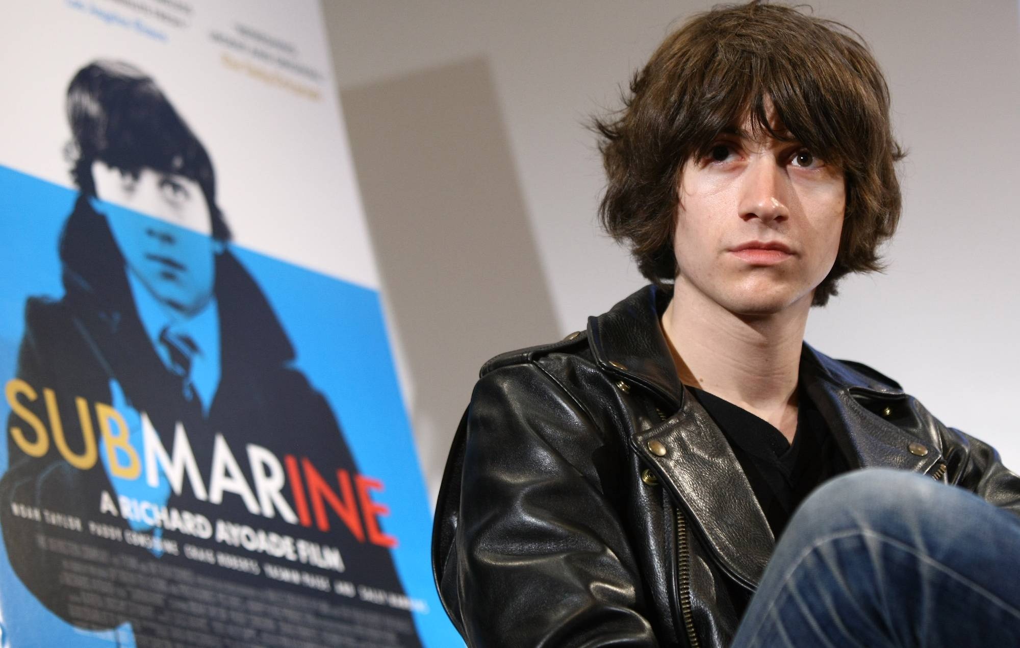 Alex Turner, Submarine EP, Transcendent artistry, Musical evolution, 2000x1270 HD Desktop