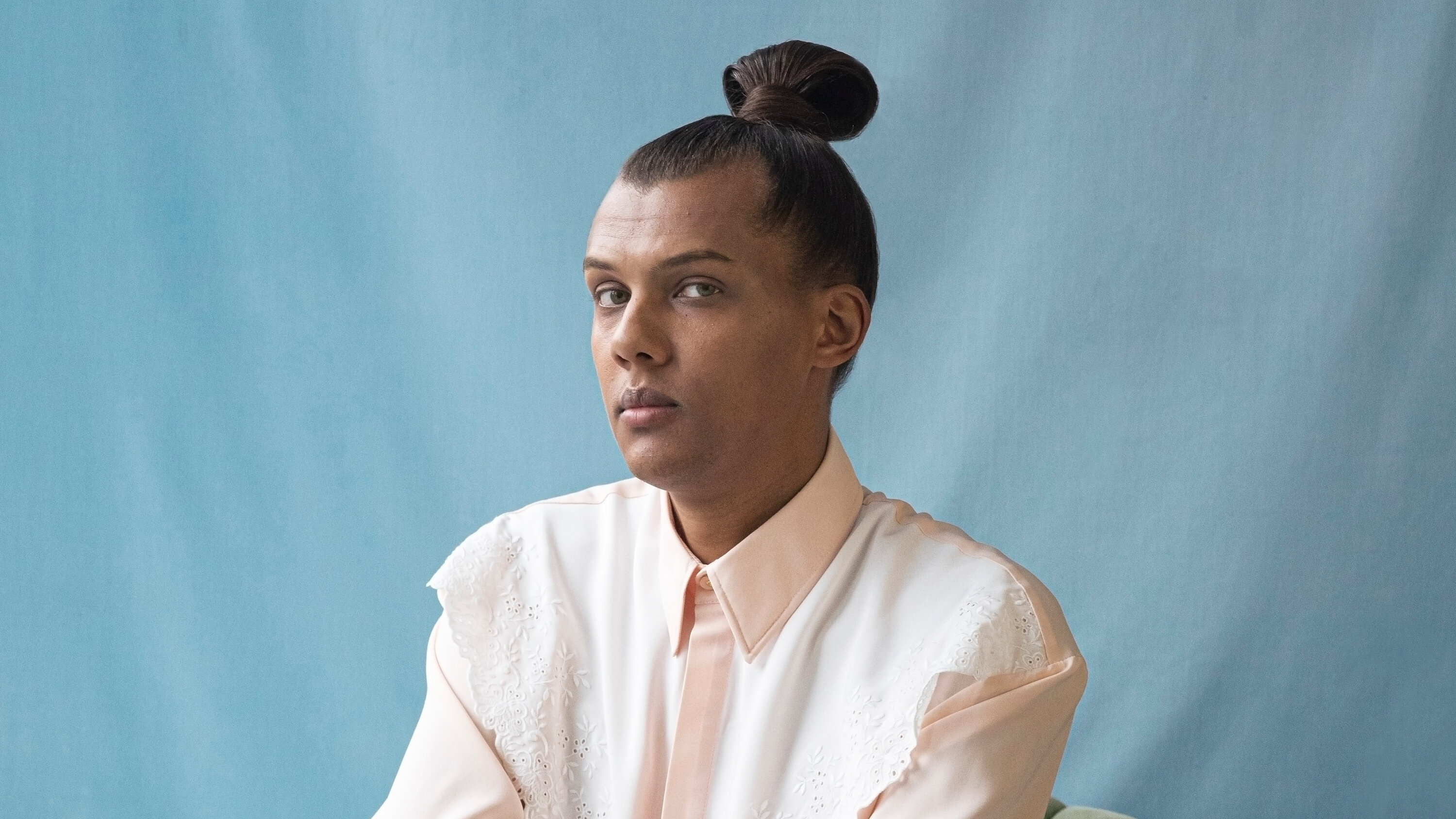 Stromae's music, Diving into dark topics, Timely return, Musical identity, 3000x1690 HD Desktop