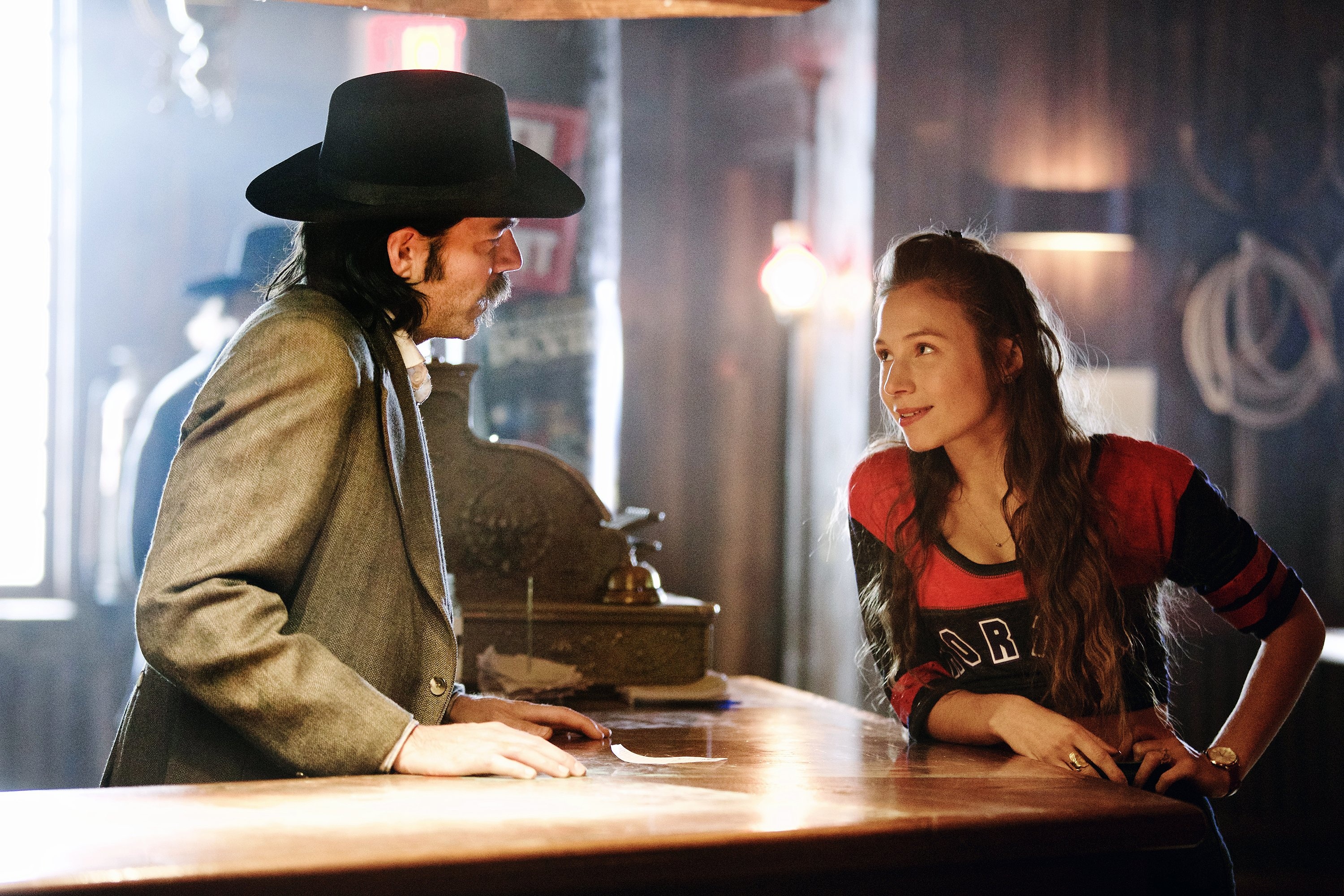 80+ Wynonna Earp HD Wallpapers and Backgrounds 3000x2000
