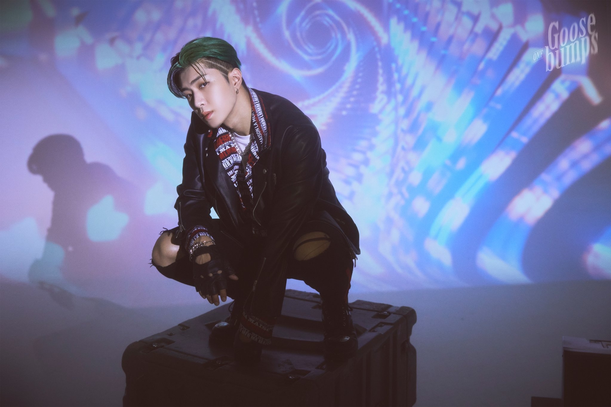 Watch: ONF Sings Of Goosebumps In Futuristic MV For Latest Comeback | Soompi 2050x1370