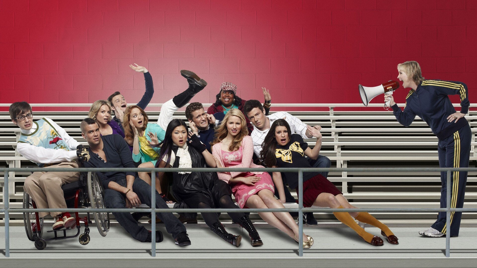 Glee TV show wallpaper, Immersive visuals, High-resolution image, Fan-favorite cast, 1920x1080 Full HD Desktop