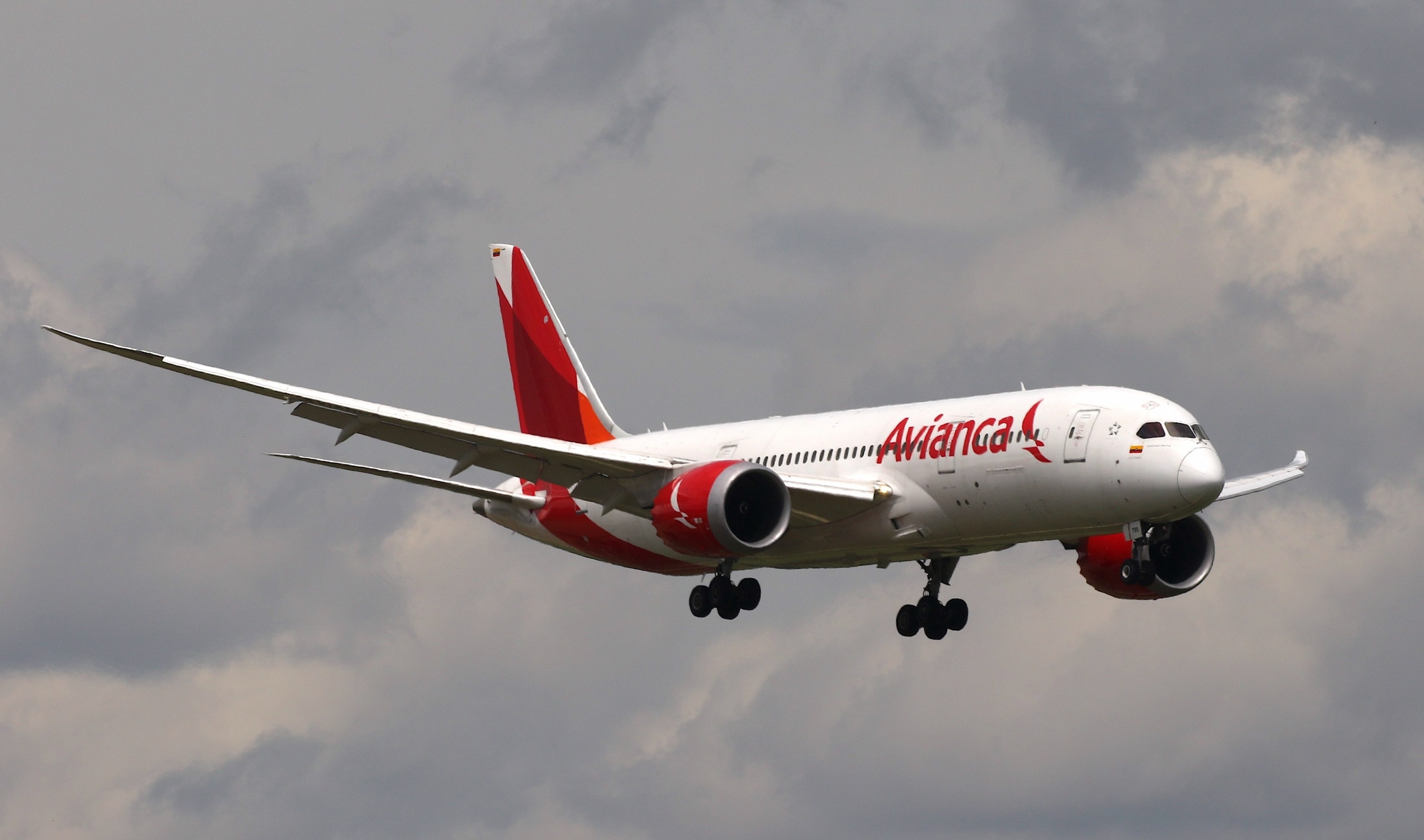 AviancaTaca, Boeing 787 8 dreamliner, Sky news, Archive, 2560x1510 HD Desktop