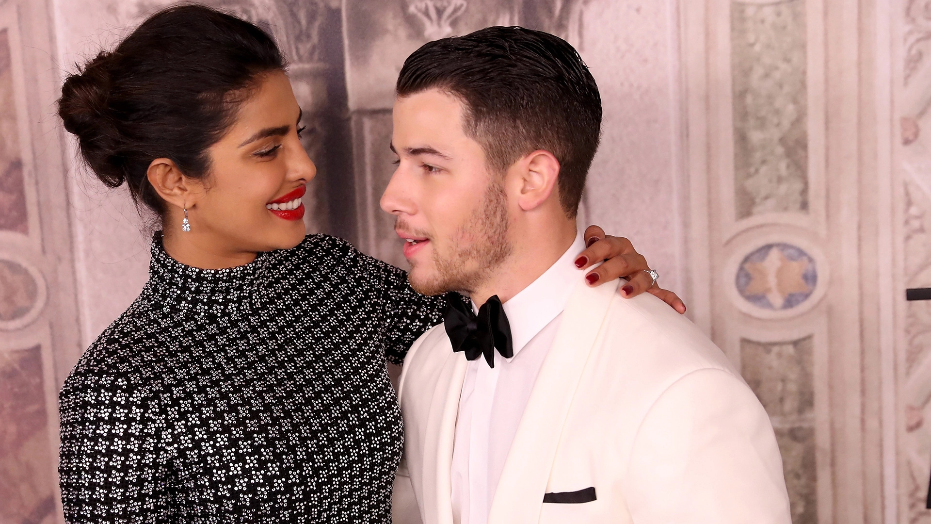 Priyanka Chopra, Nick Jonas, Concert video, Stylecaster, 1920x1080 Full HD Desktop