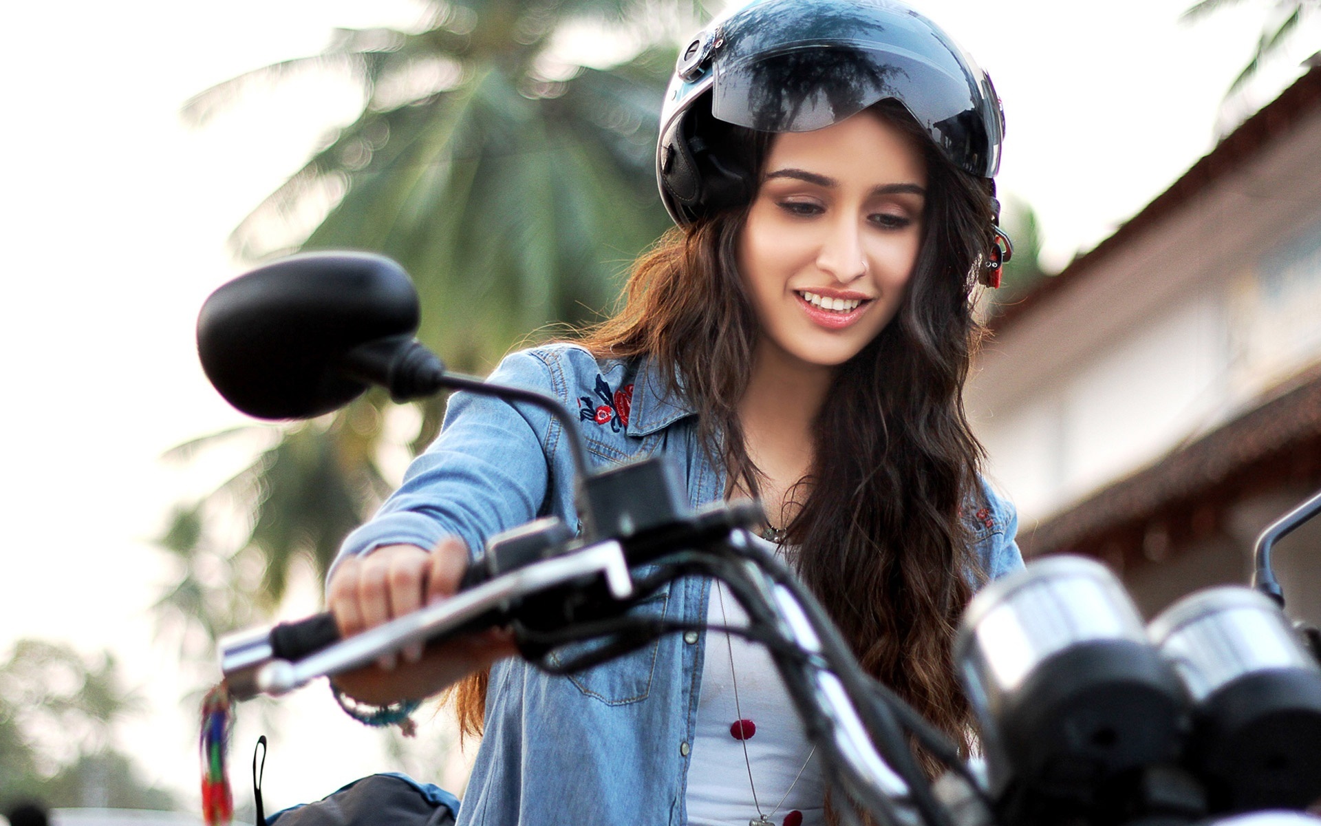 Shraddha Kapoor, Ek Villain, black motorcycle helmet, HD Desktop wallpaper