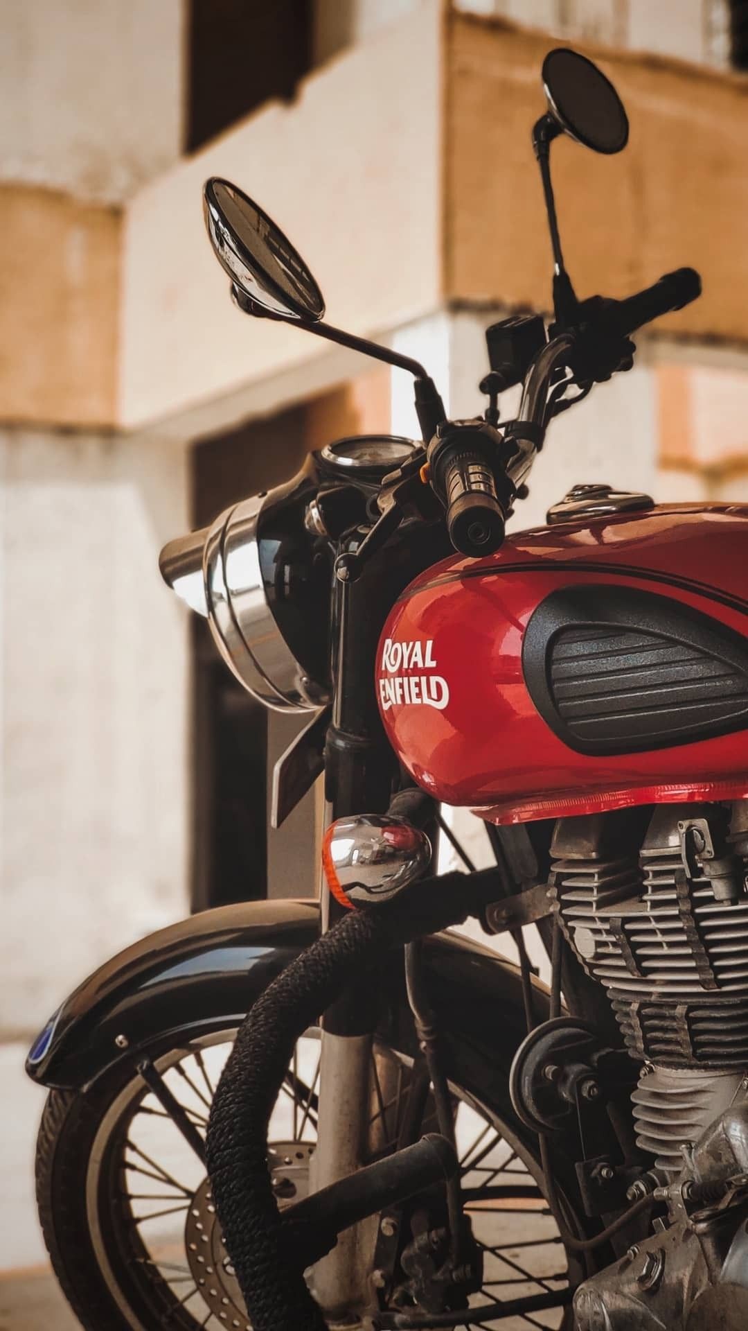 Royal Enfield Classic 350, ROYAL ENFIELD text, air-cooled motorcycle engine, Full HD Phone wallpaper
