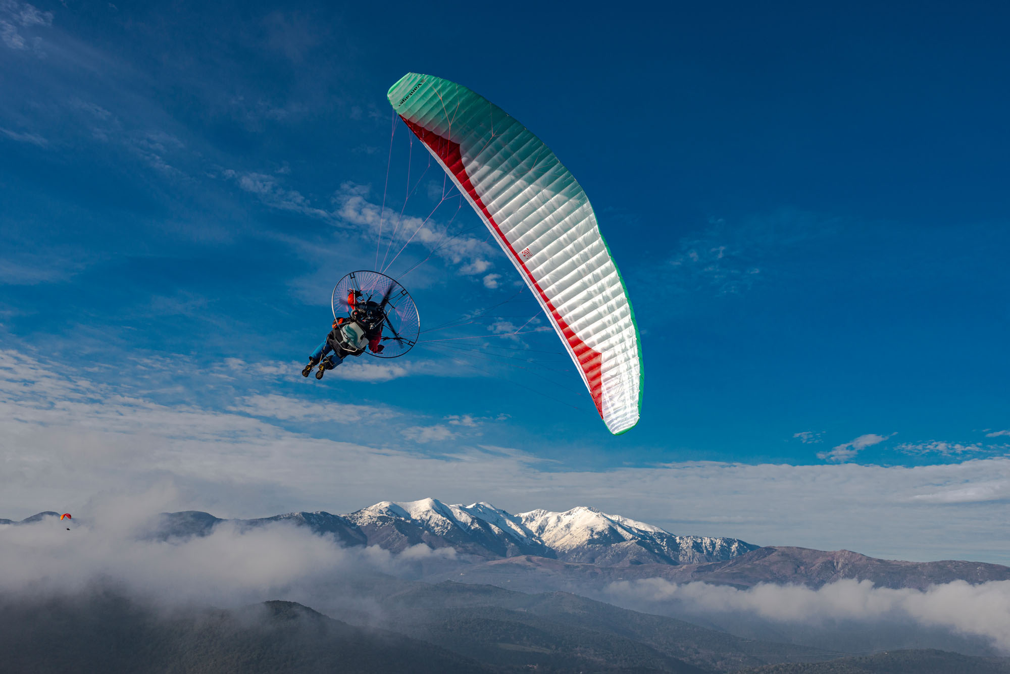 Paramotoring sport, Vantage 3 wing, Intermediate level, DGAC approved, 2000x1340 HD Desktop