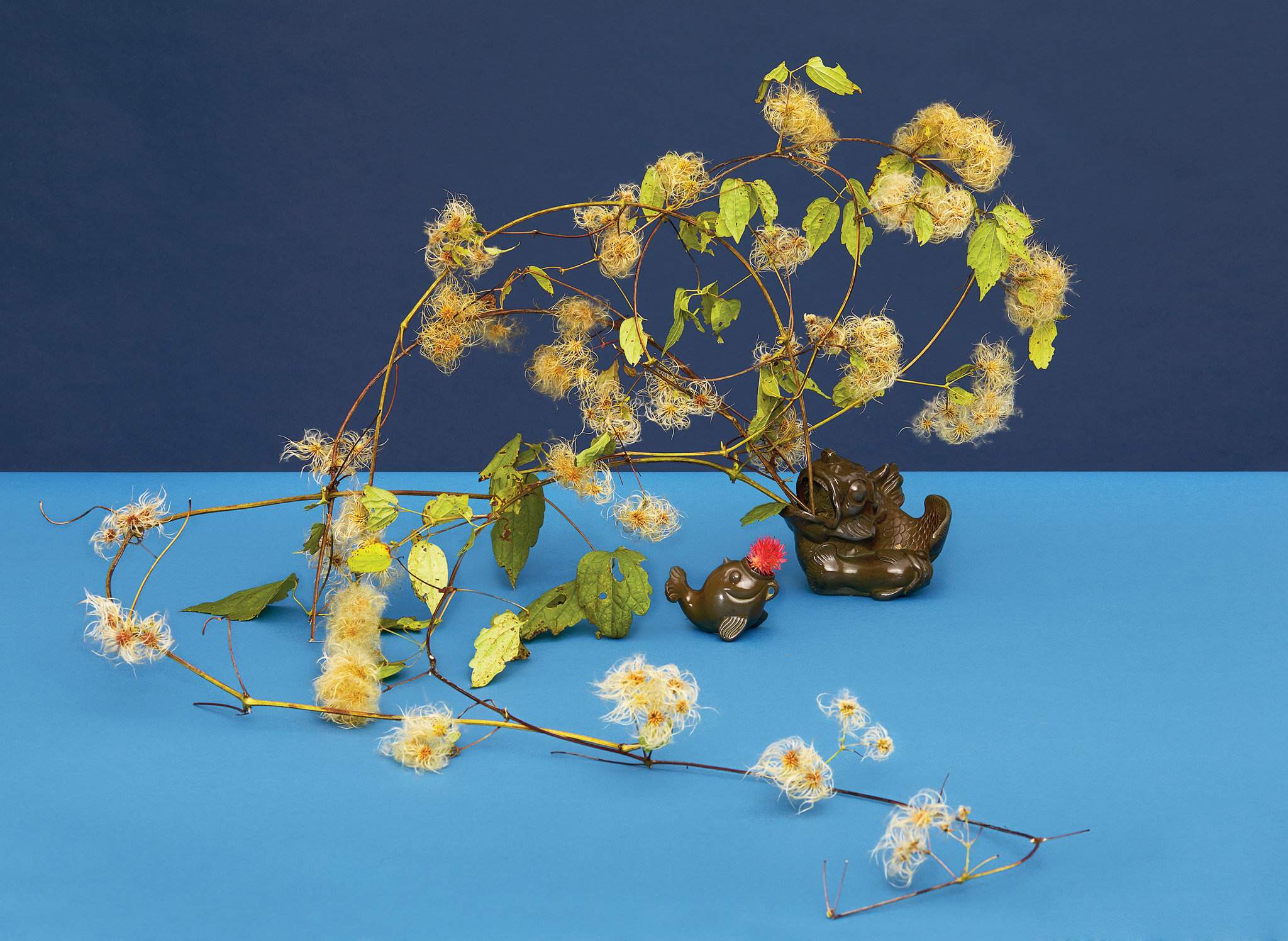 Modern ikebana trend, Artistic floral sculptures, Nature's tribute, Contemporary flower art, 2050x1500 HD Desktop