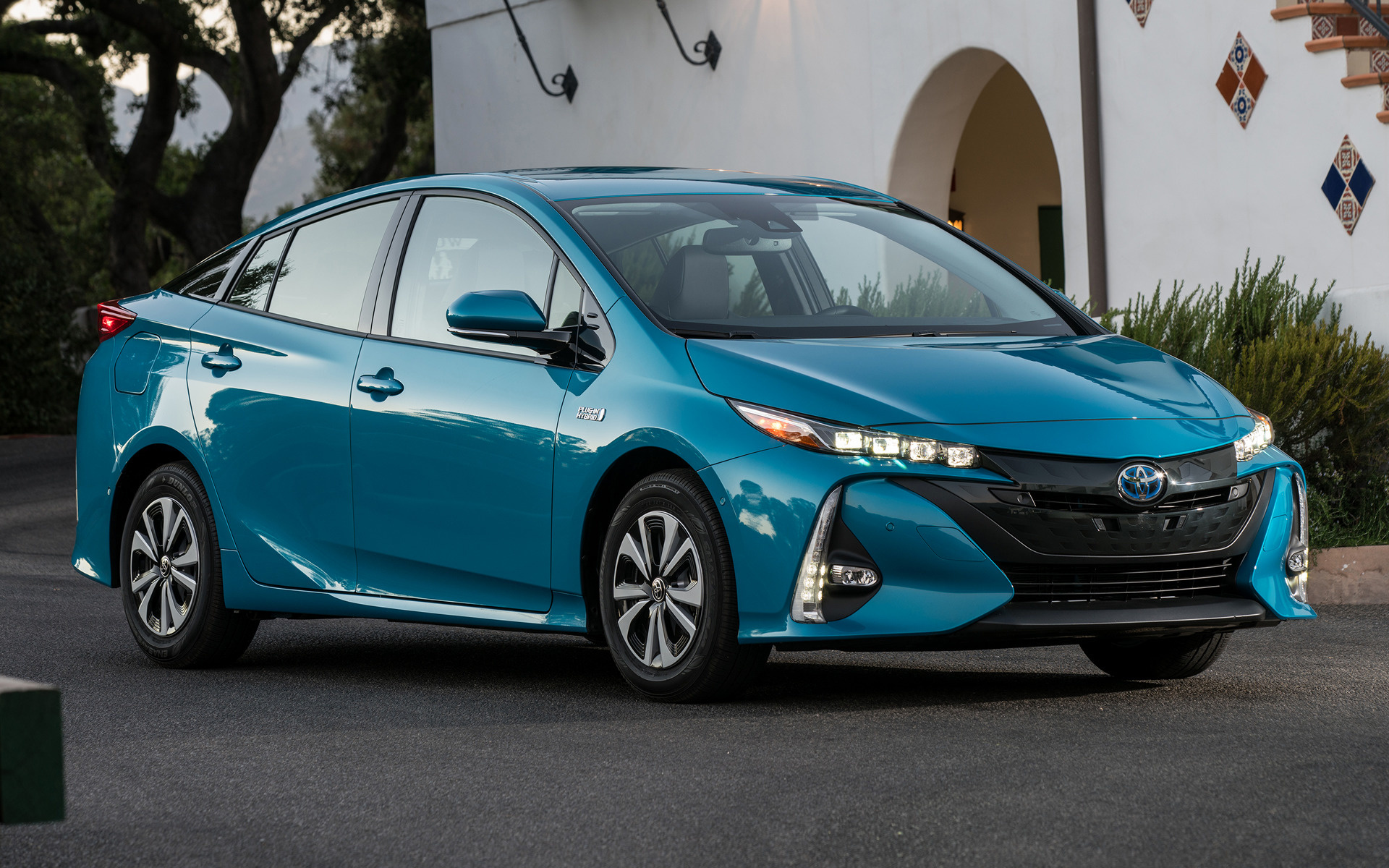 Plug-in Hybrid, Toyota Prius Wallpaper, 1920x1200 HD Desktop