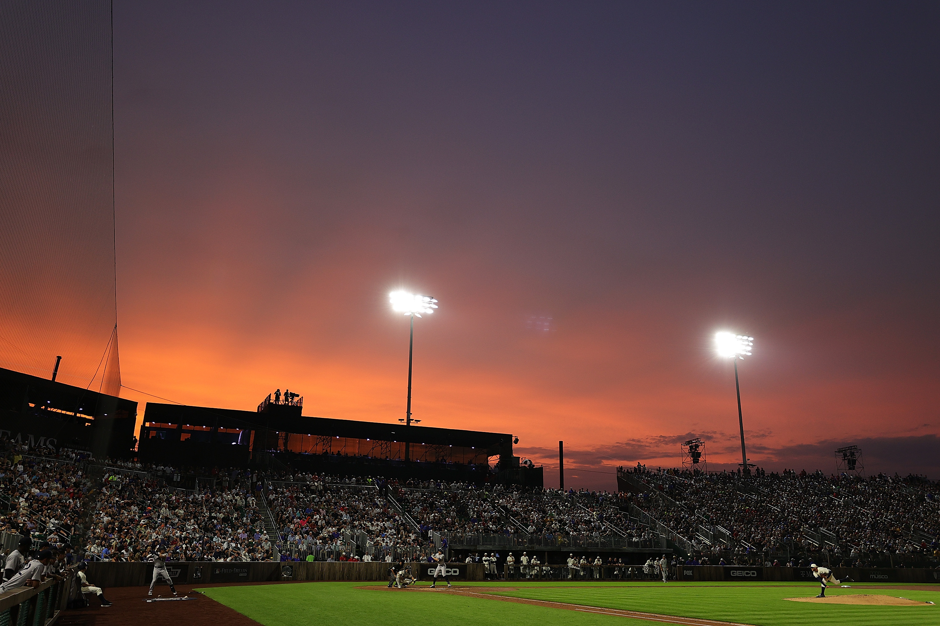 Dyersville, Field of Dreams, Hollywood in the Midwest, Baseball nostalgia, 3000x2000 HD Desktop