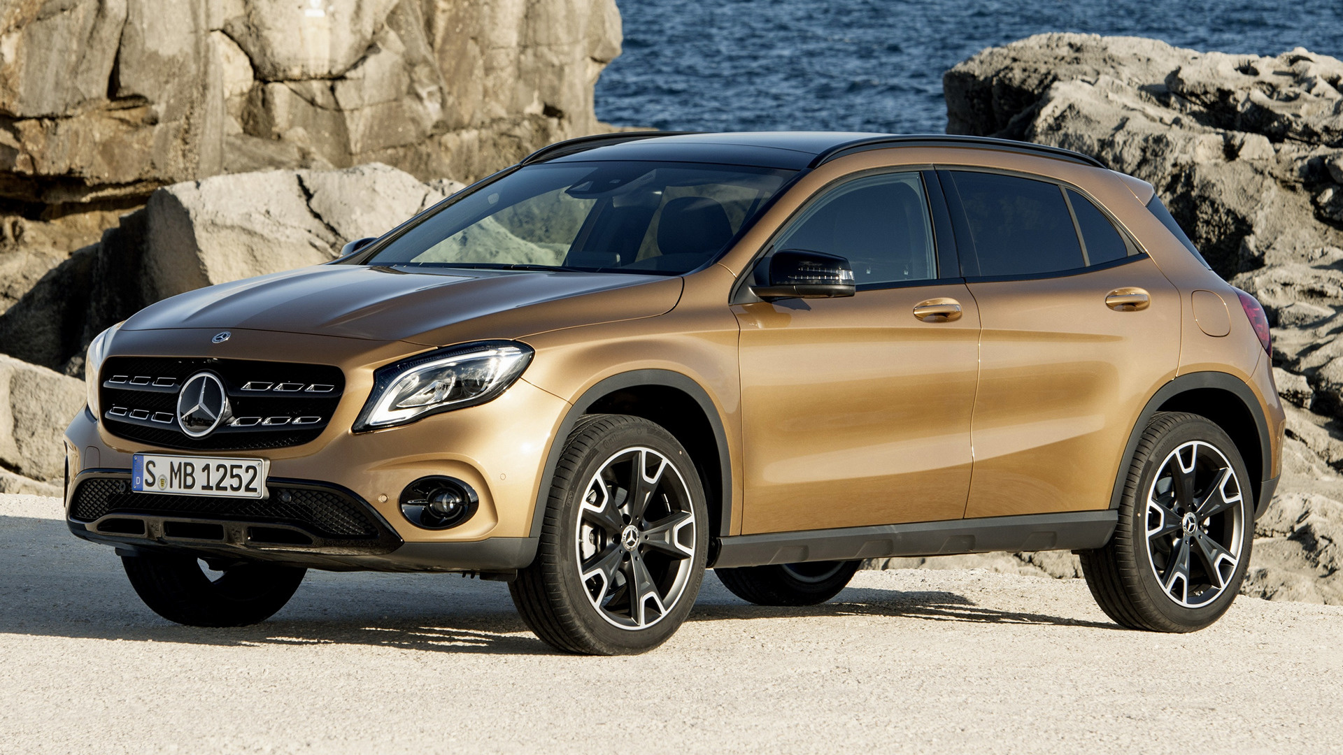 Mercedes-Benz GLA, Class and luxury, HD wallpapers, Automotive beauty, 1920x1080 Full HD Desktop