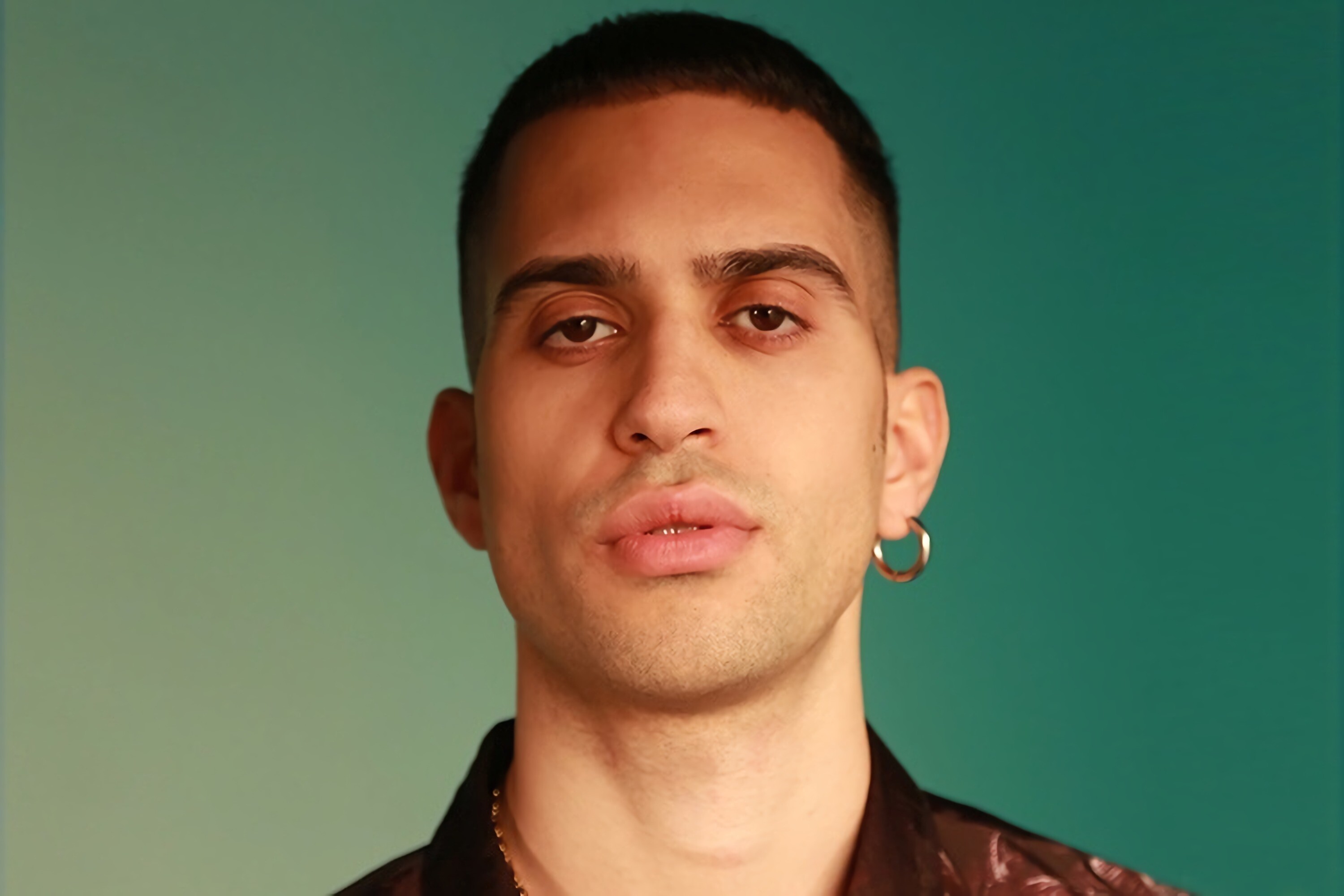 Mahmood's voice, Captivating vocals, Melancholic ballads, Inspiring resonance, 3000x2000 HD Desktop